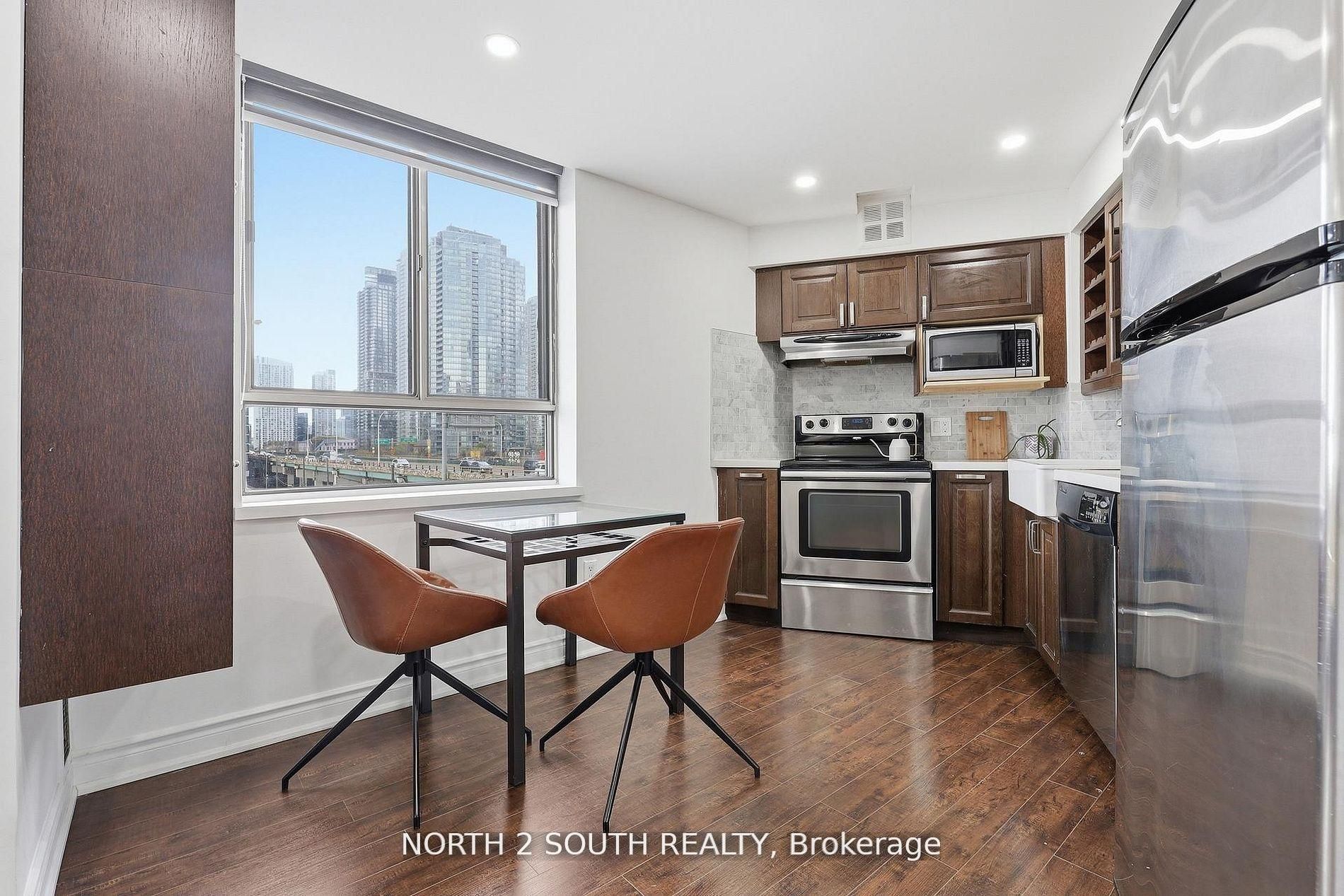 270 Queens Quay W 505, Toronto, ON M5J 2N4 photo 3