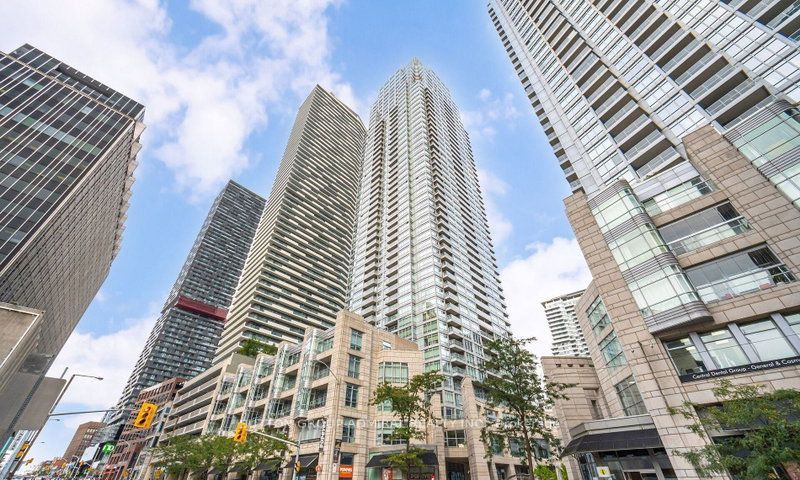 2191 Yonge Street 3210, Toronto, ON M4S 3H8 photo 2