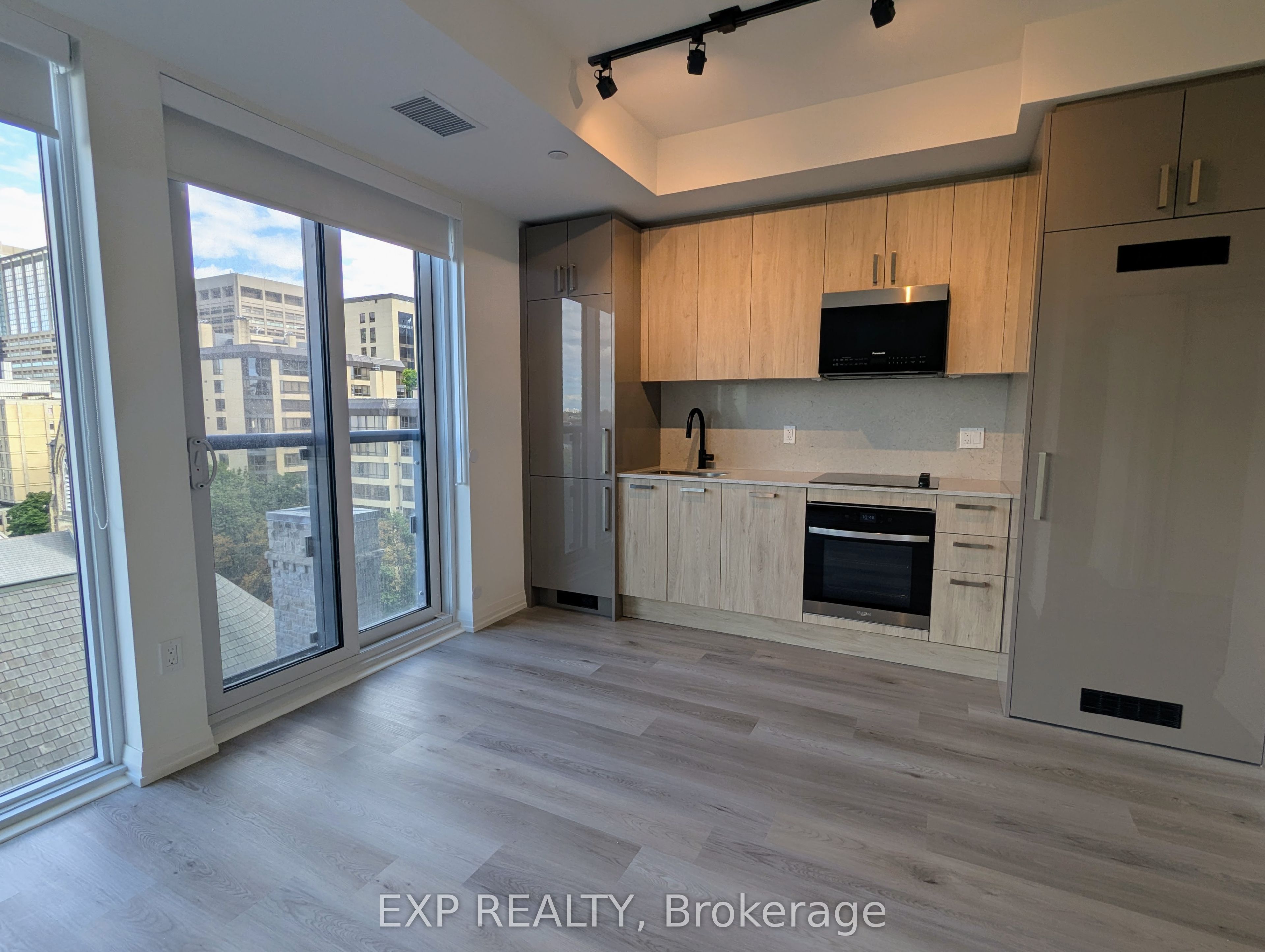 280 Dundas Street W 814, Toronto, ON M5T 1V4 photo 3