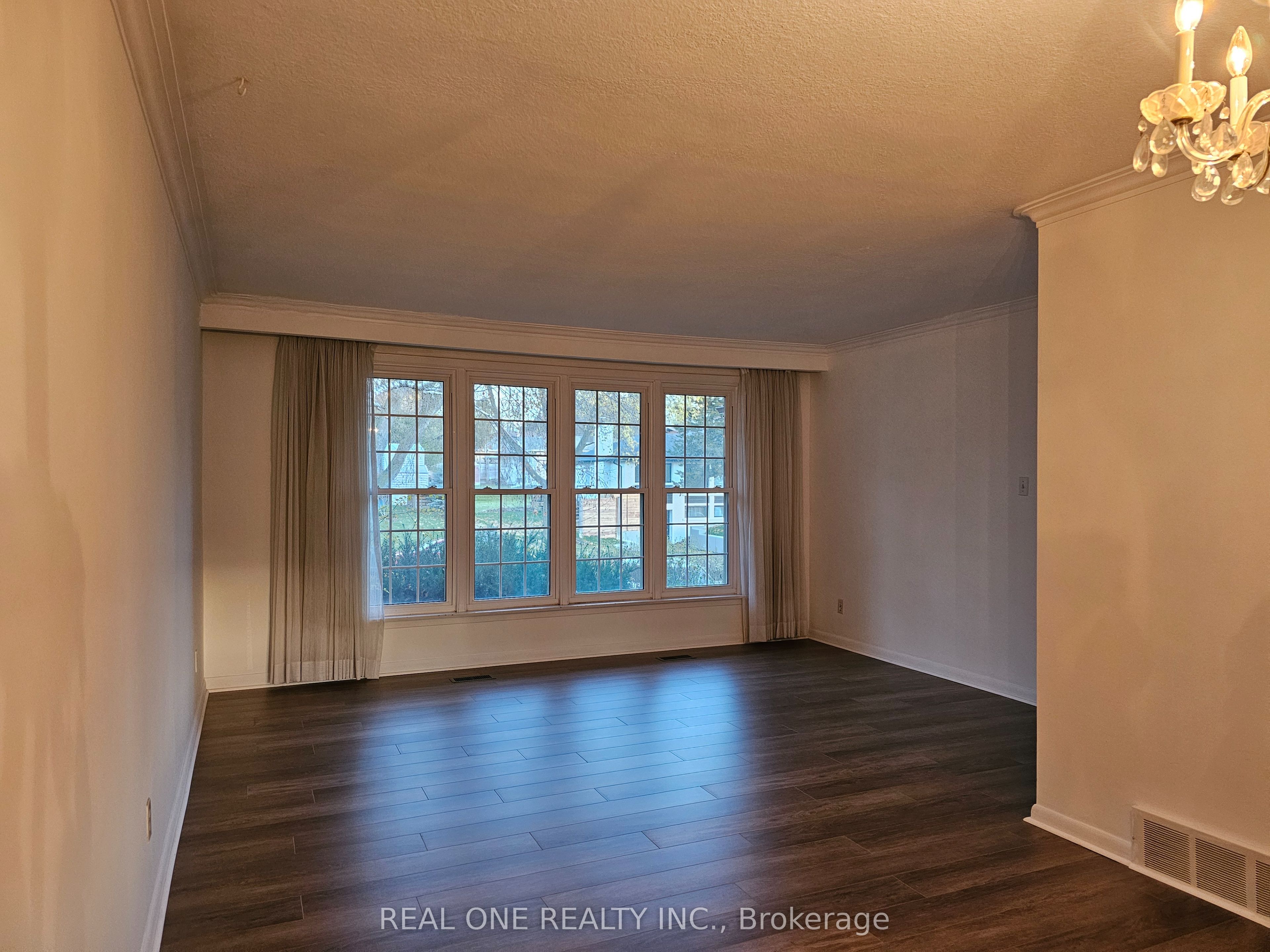 6 Fairhill Crescent, Toronto, ON M3A 1N6 photo 4