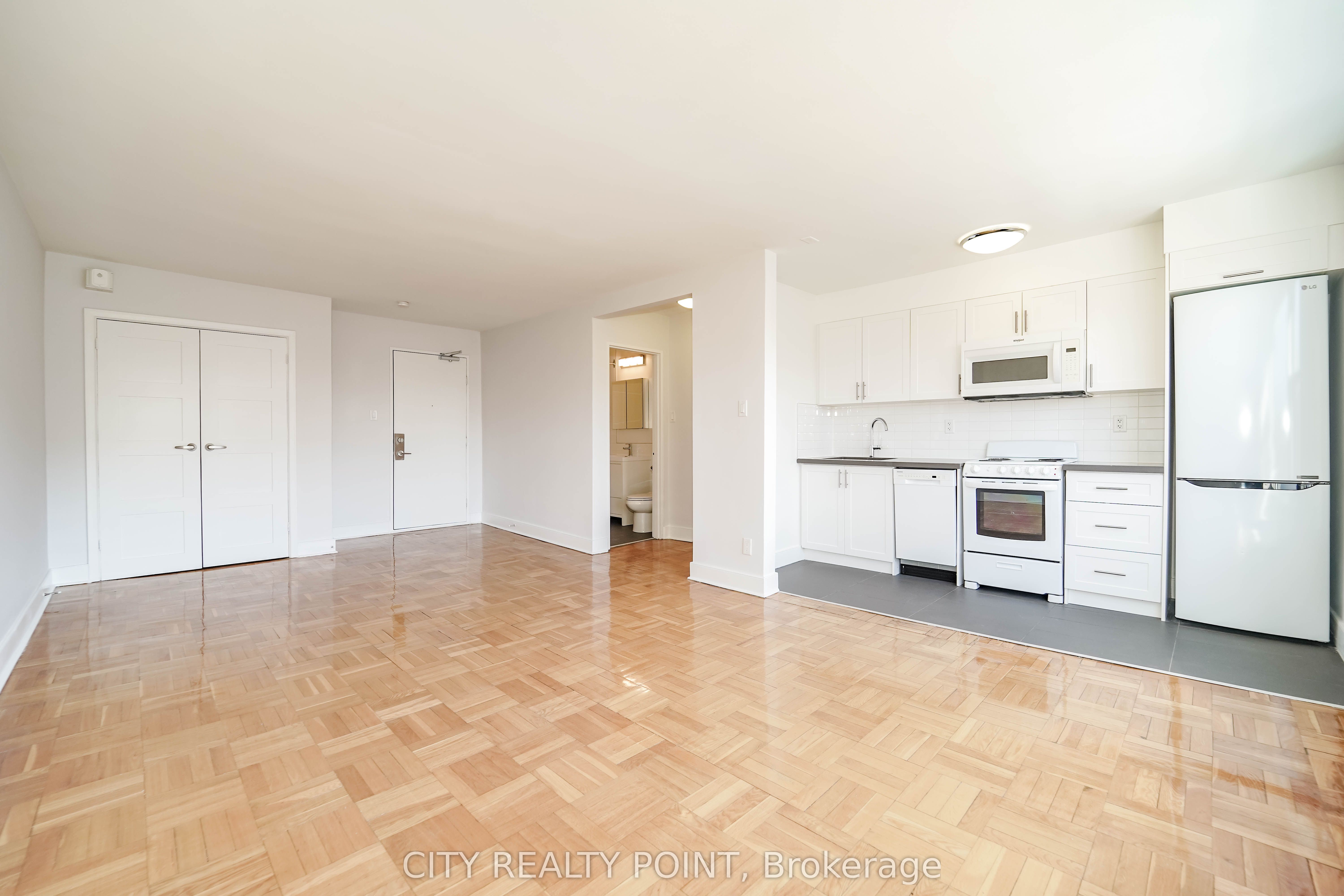1545 Bathurst Street 202, Toronto, ON M5P 3H6 photo 4