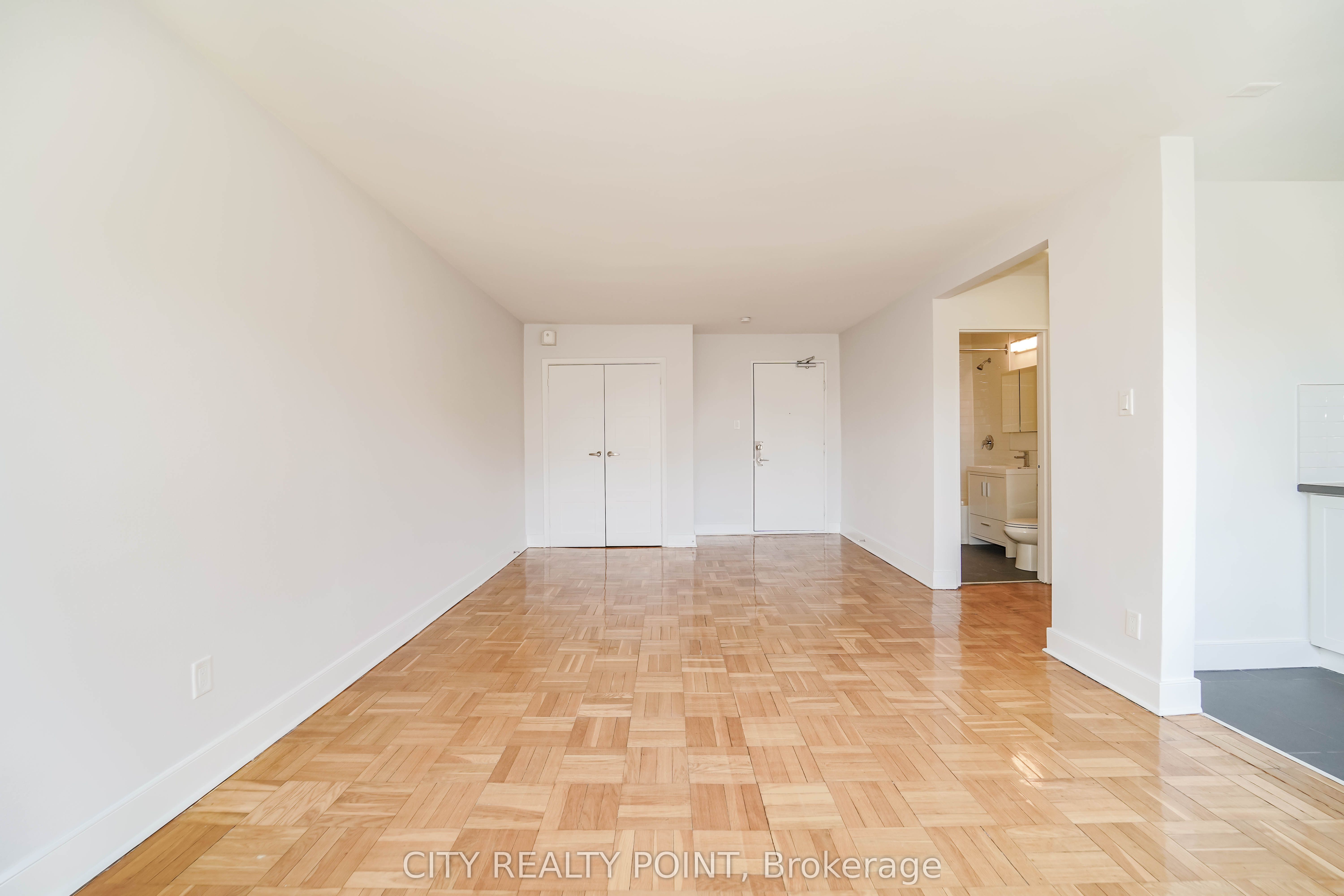 1545 Bathurst Street 202, Toronto, ON M5P 3H6 photo 5