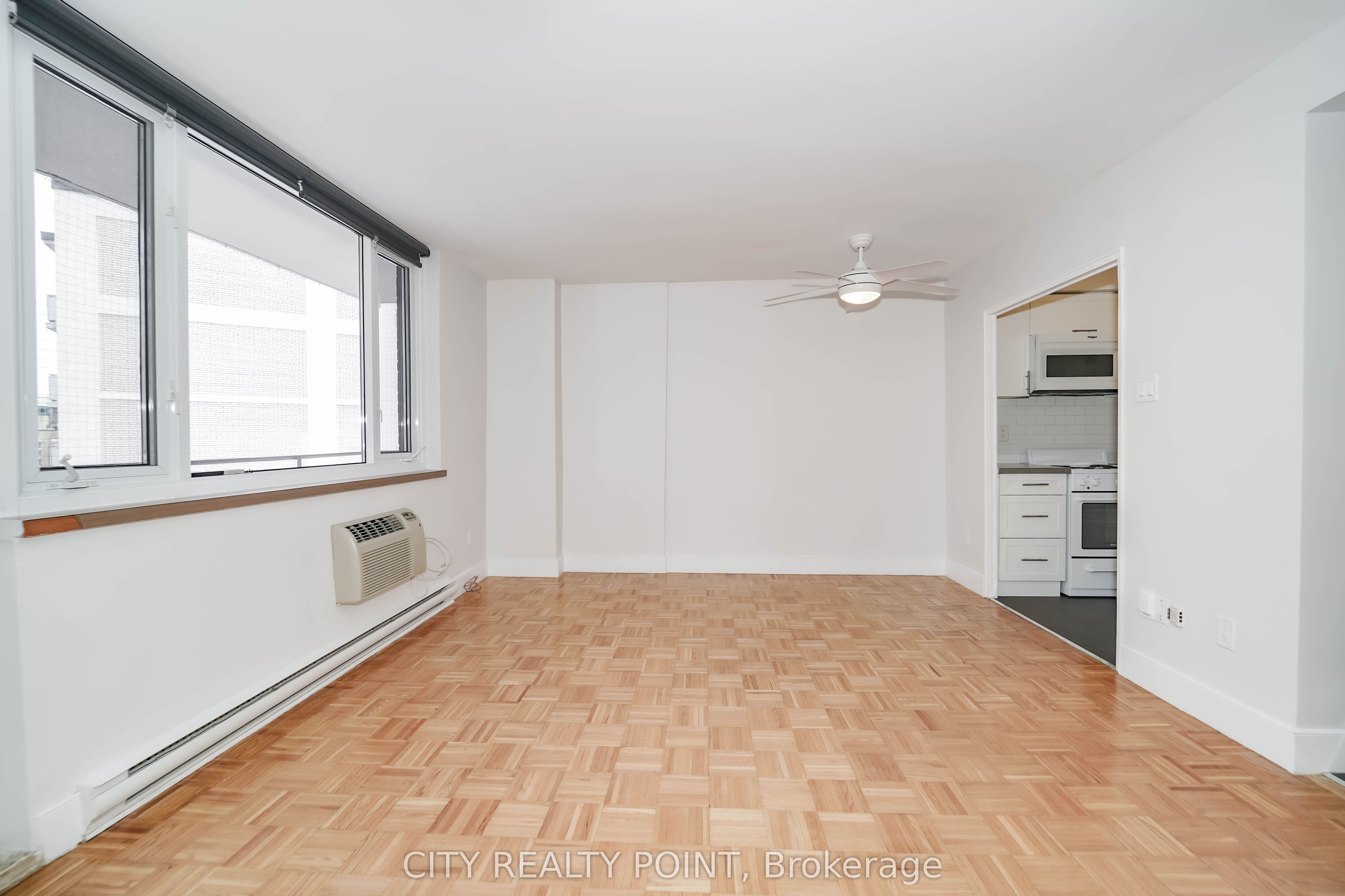 55 Isabella Street 1204, Toronto, ON M4Y 1M8 photo 5