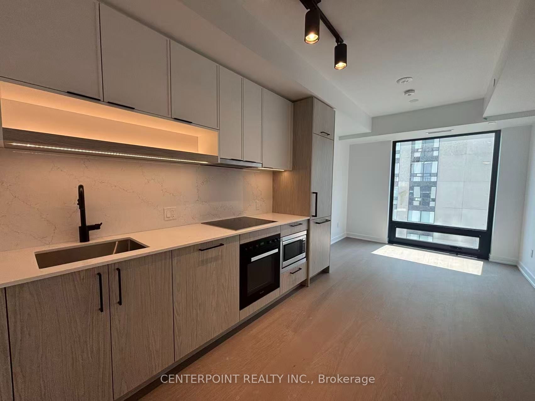 89 Montclair Avenue 1522, Toronto, ON M5P 0A9 photo 2