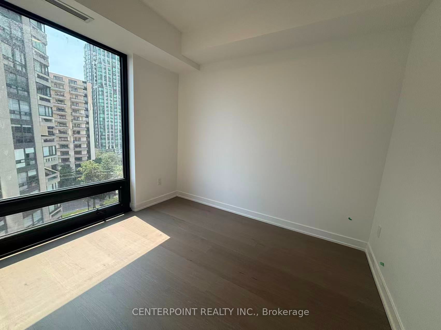 89 Montclair Avenue 1522, Toronto, ON M5P 0A9 photo 5