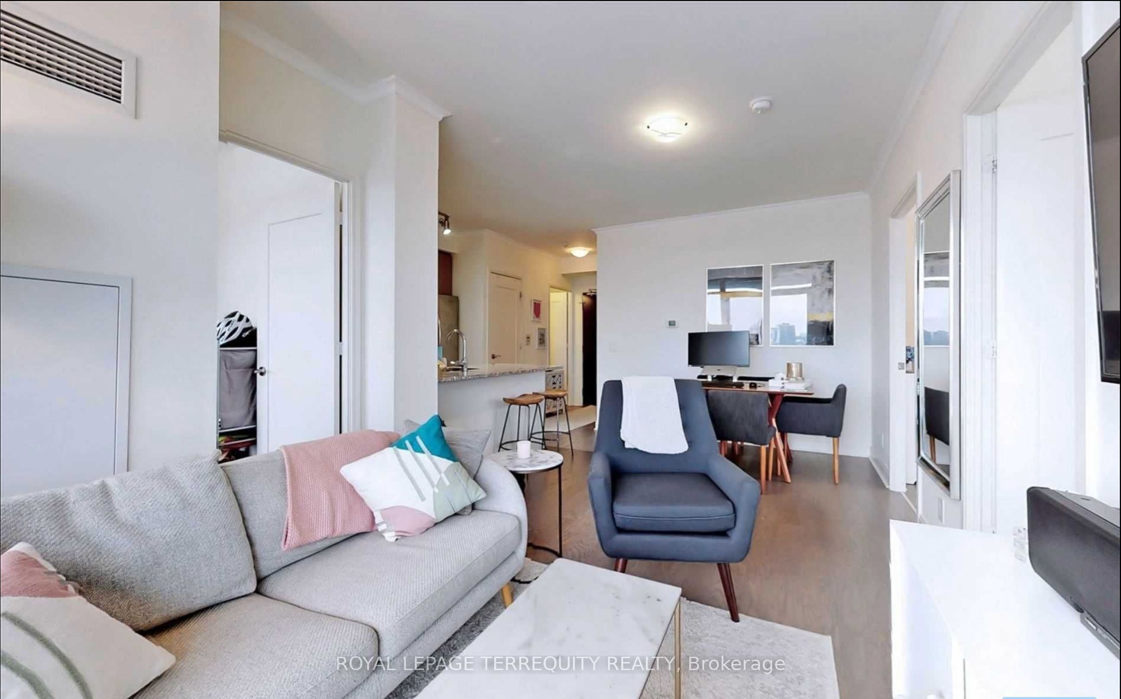 825 Church Street 1502, Toronto, ON M4W 3Z4 photo 5