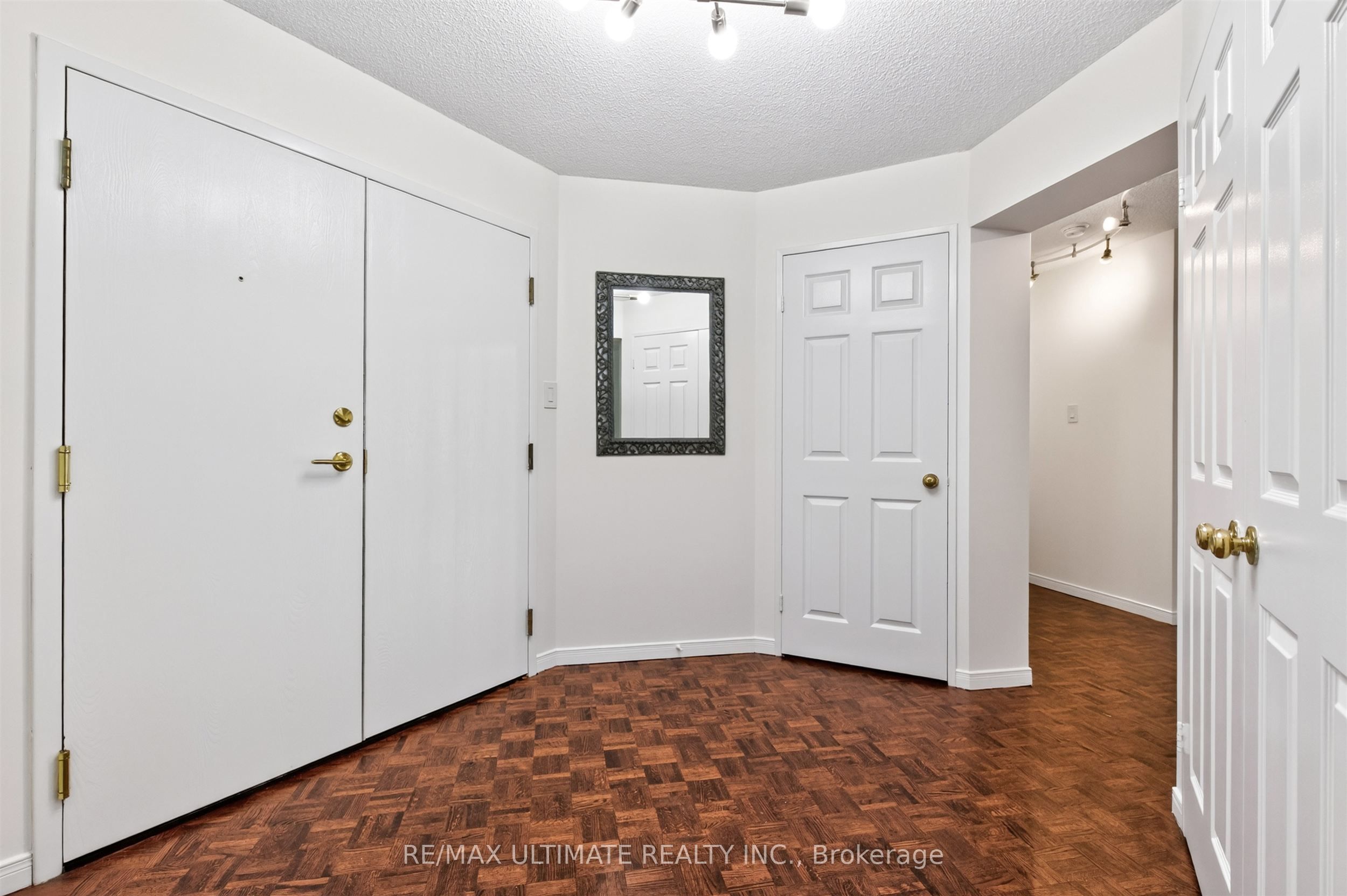 195 St Patrick Street 708, Toronto, ON M5T 2Y8 photo 4