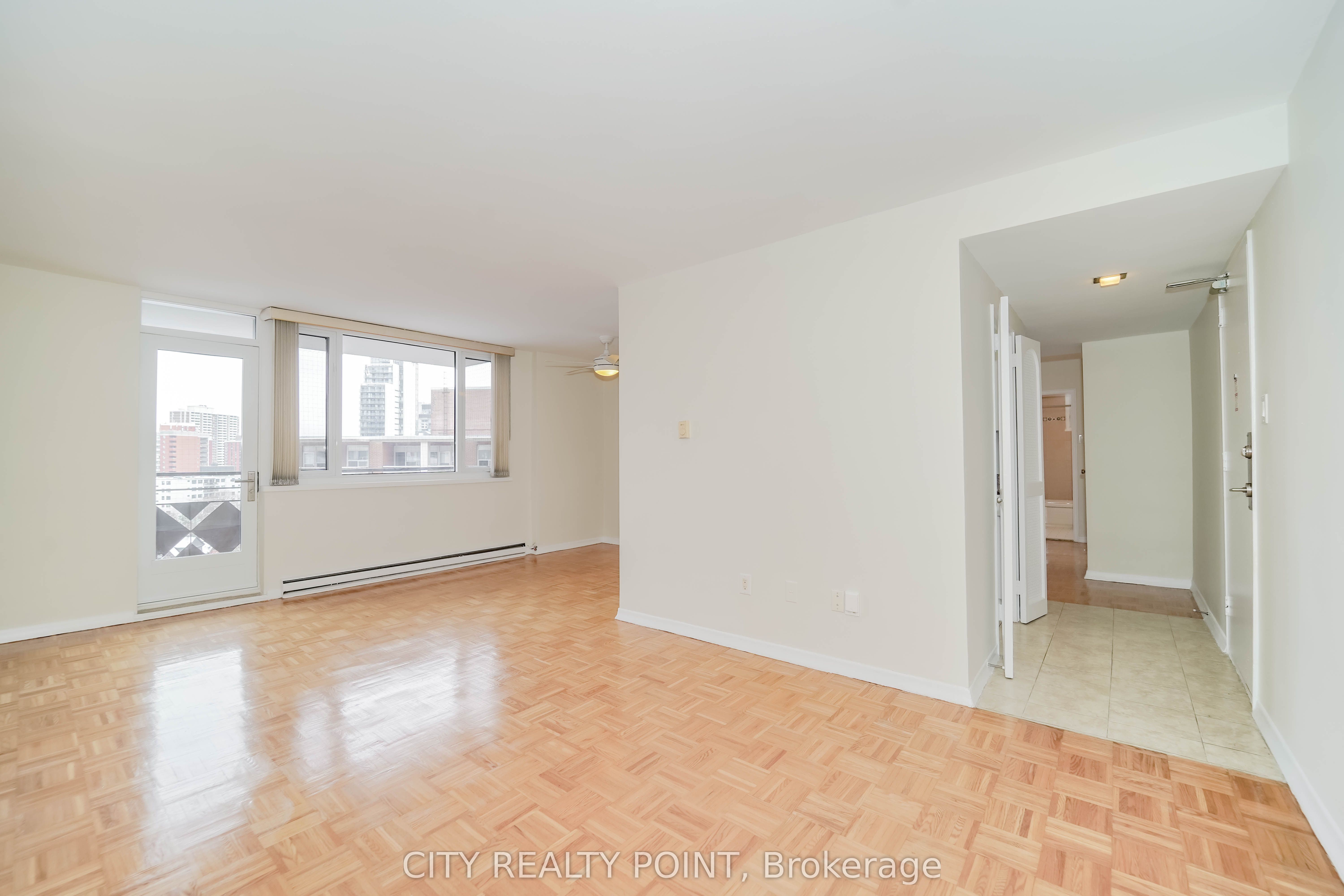 55 Isabella Street 906, Toronto, ON M4Y 1M8 photo 2