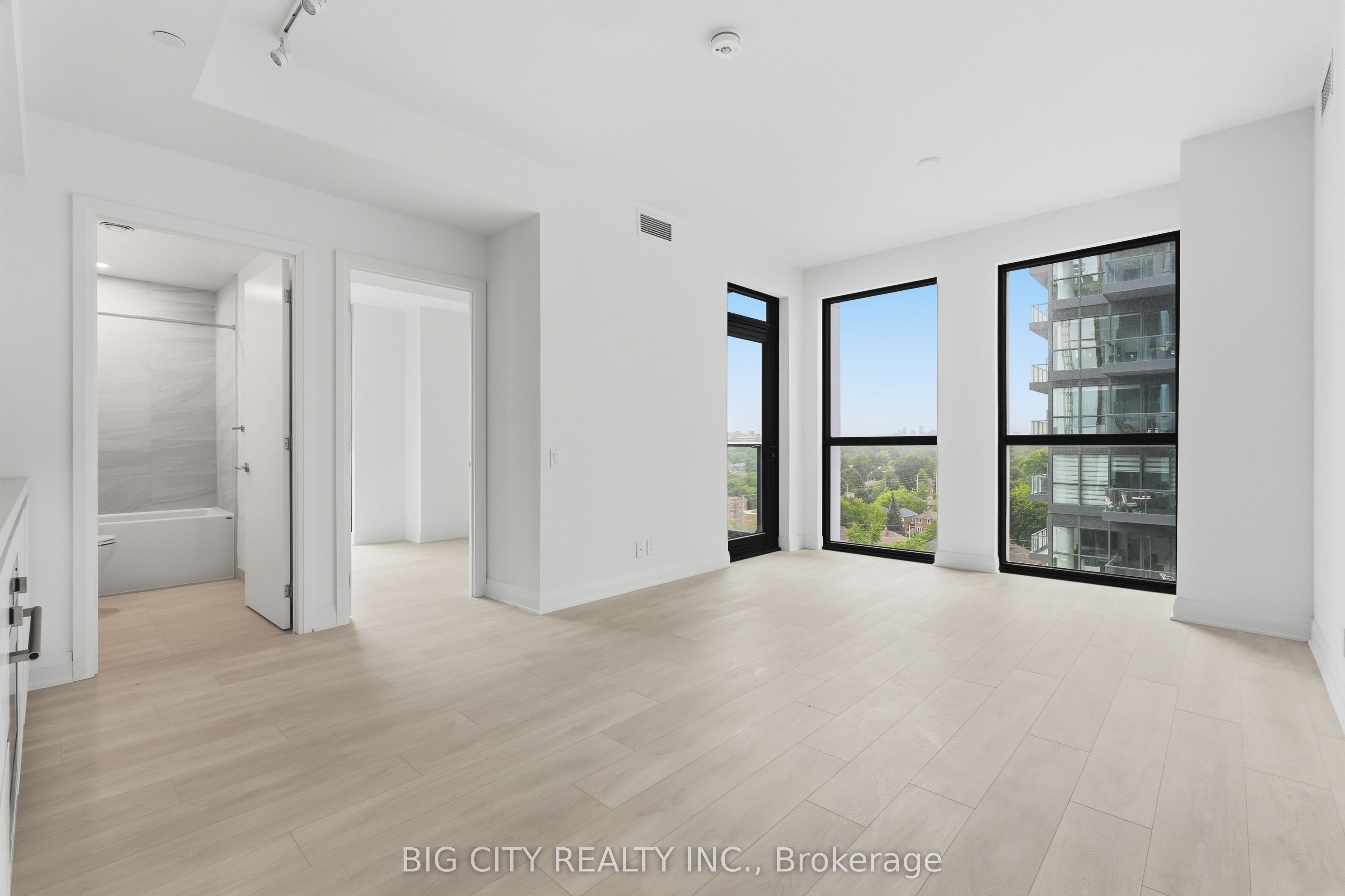 25 Frederick Todd Way 1004, Toronto, ON M4G 0C9 photo 4