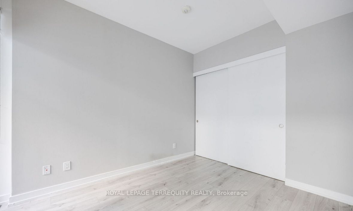 161 Roehampton Avenue 330, Toronto, ON M4P 0C8 photo 3