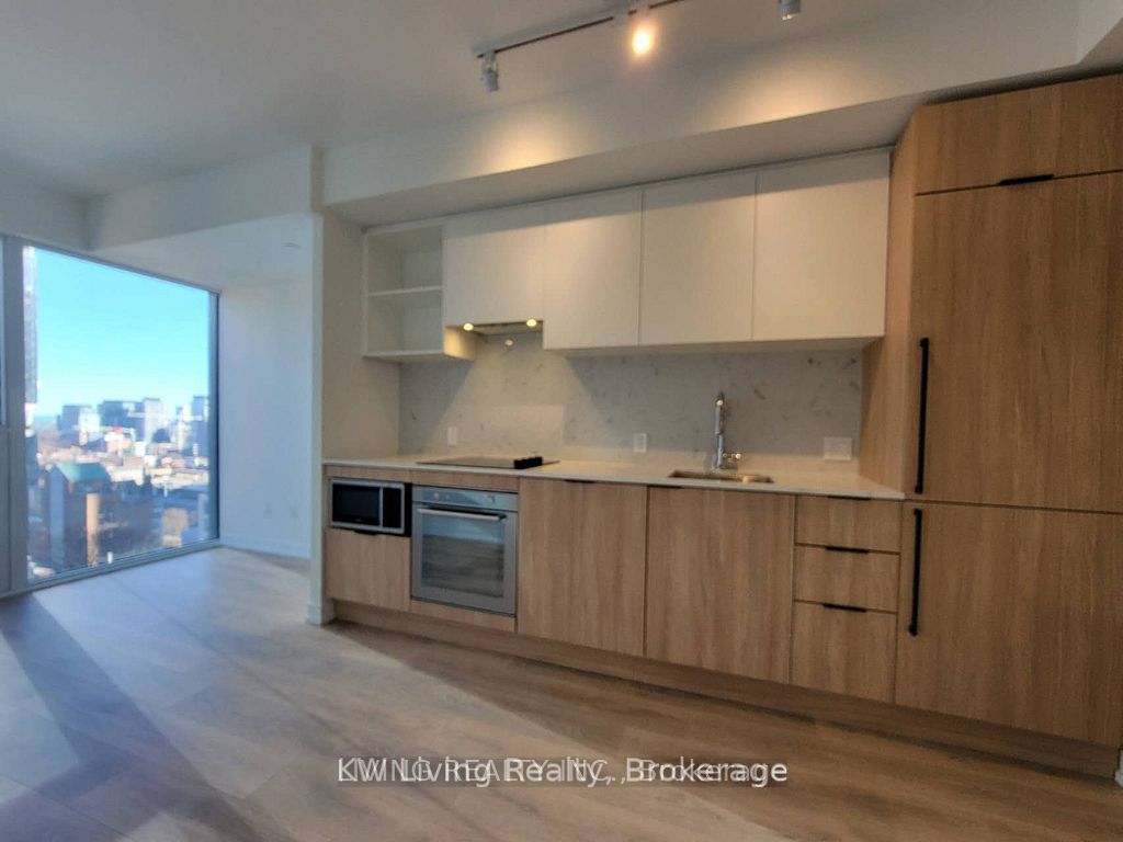 82 Dalhousie Street 1801, Toronto, ON M5B 1Y7 photo 5