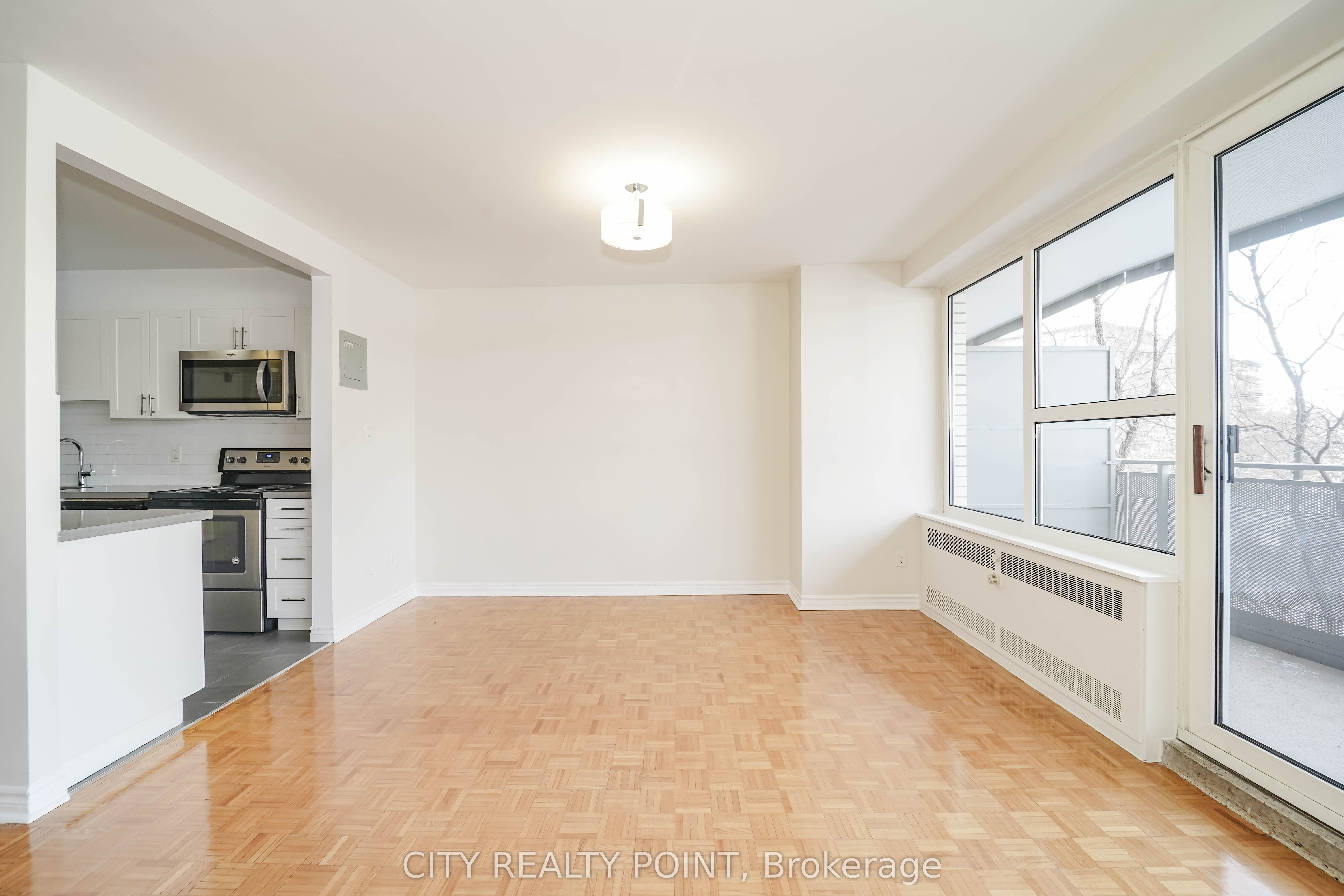 10 Shallmar Boulevard 510, Toronto, ON M5N 1J4 photo 4