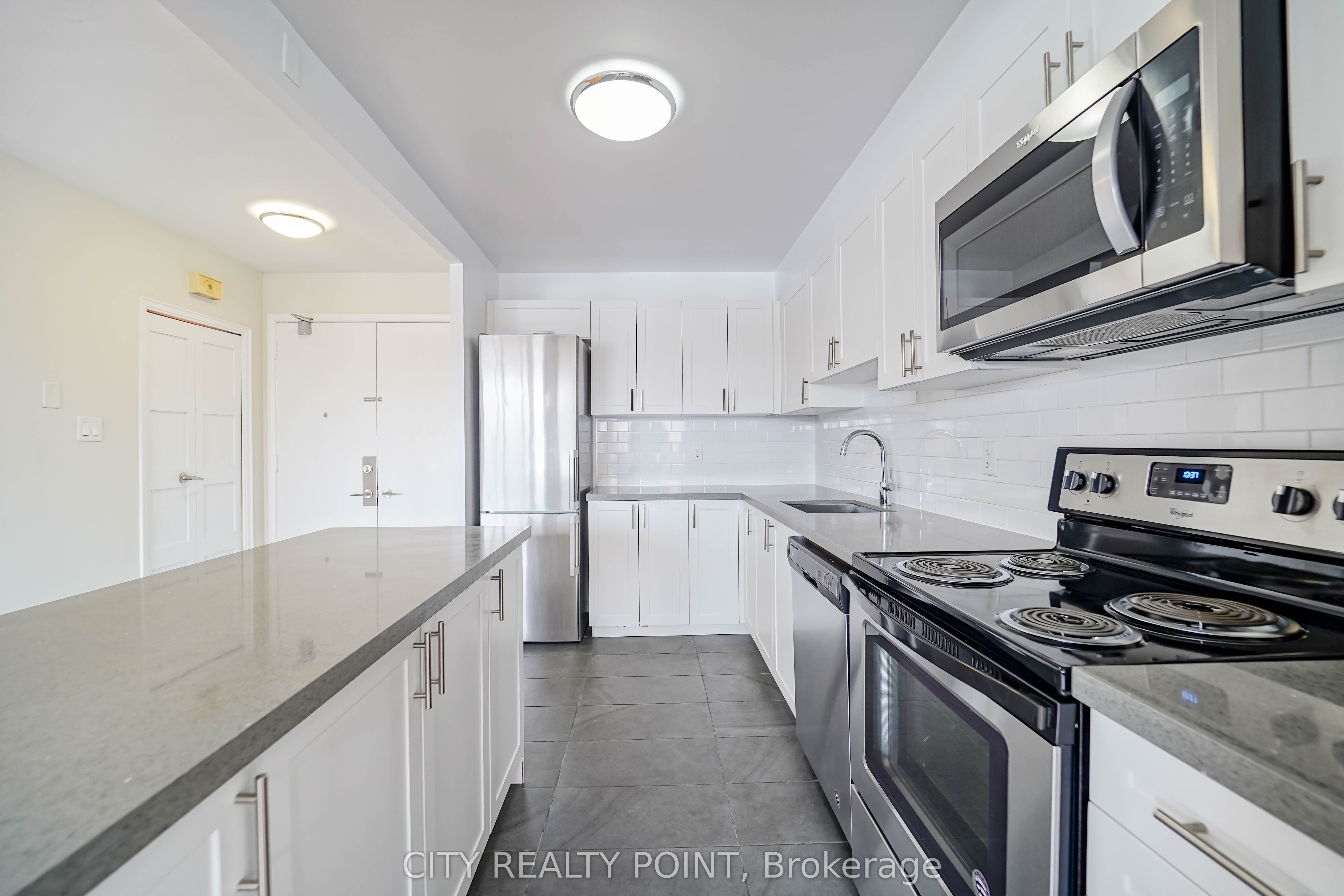 10 Shallmar Boulevard 510, Toronto, ON M5N 1J4 photo 5