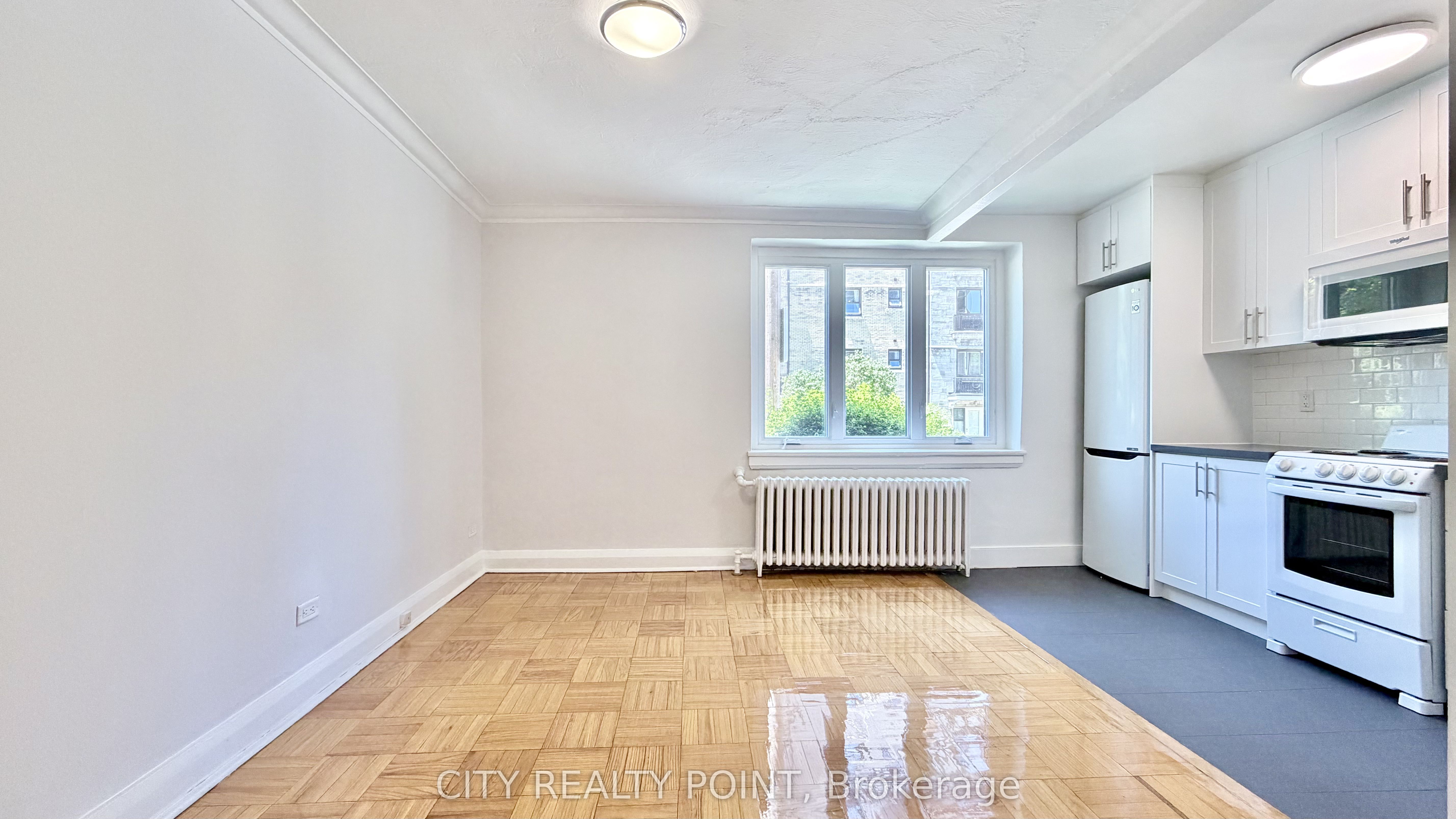 396 Avenue Road 218, Toronto, ON M4V 2H4 photo 2