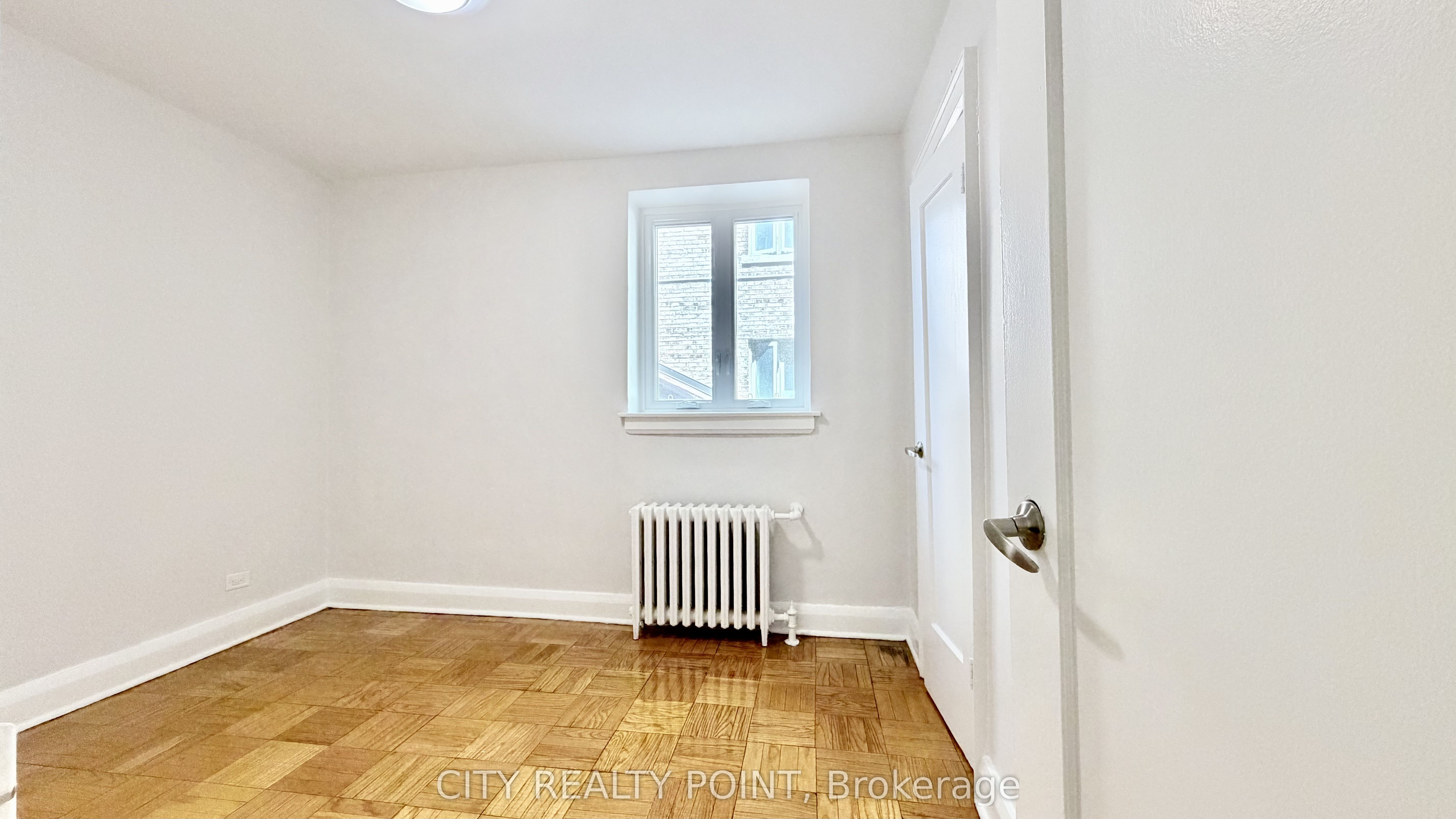 396 Avenue Road 218, Toronto, ON M4V 2H4 photo 5
