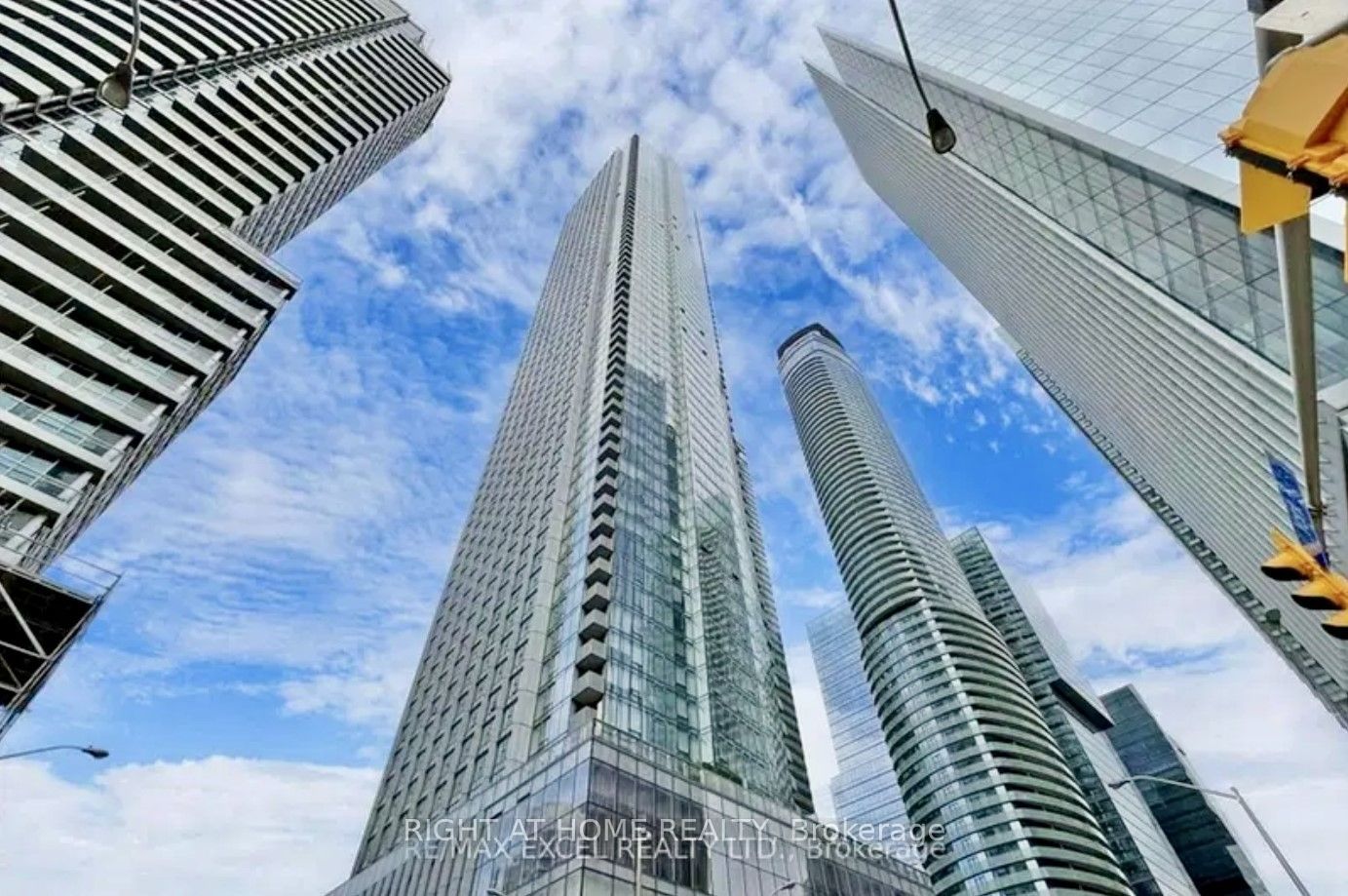 10 York Street 3213, Toronto, ON M5J 0E1 photo 2