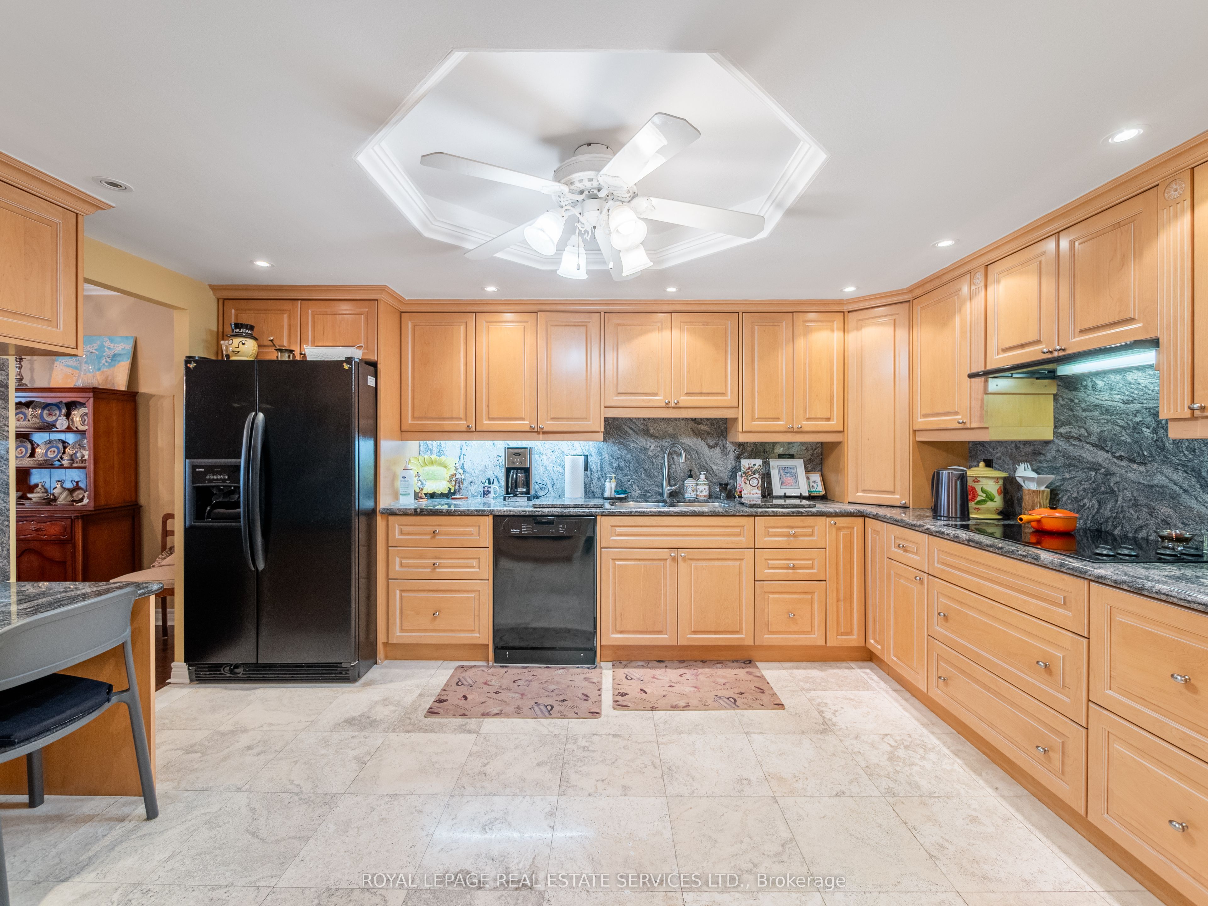 131 Beecroft Road 1404, Toronto, ON M2N 6G9 photo 5
