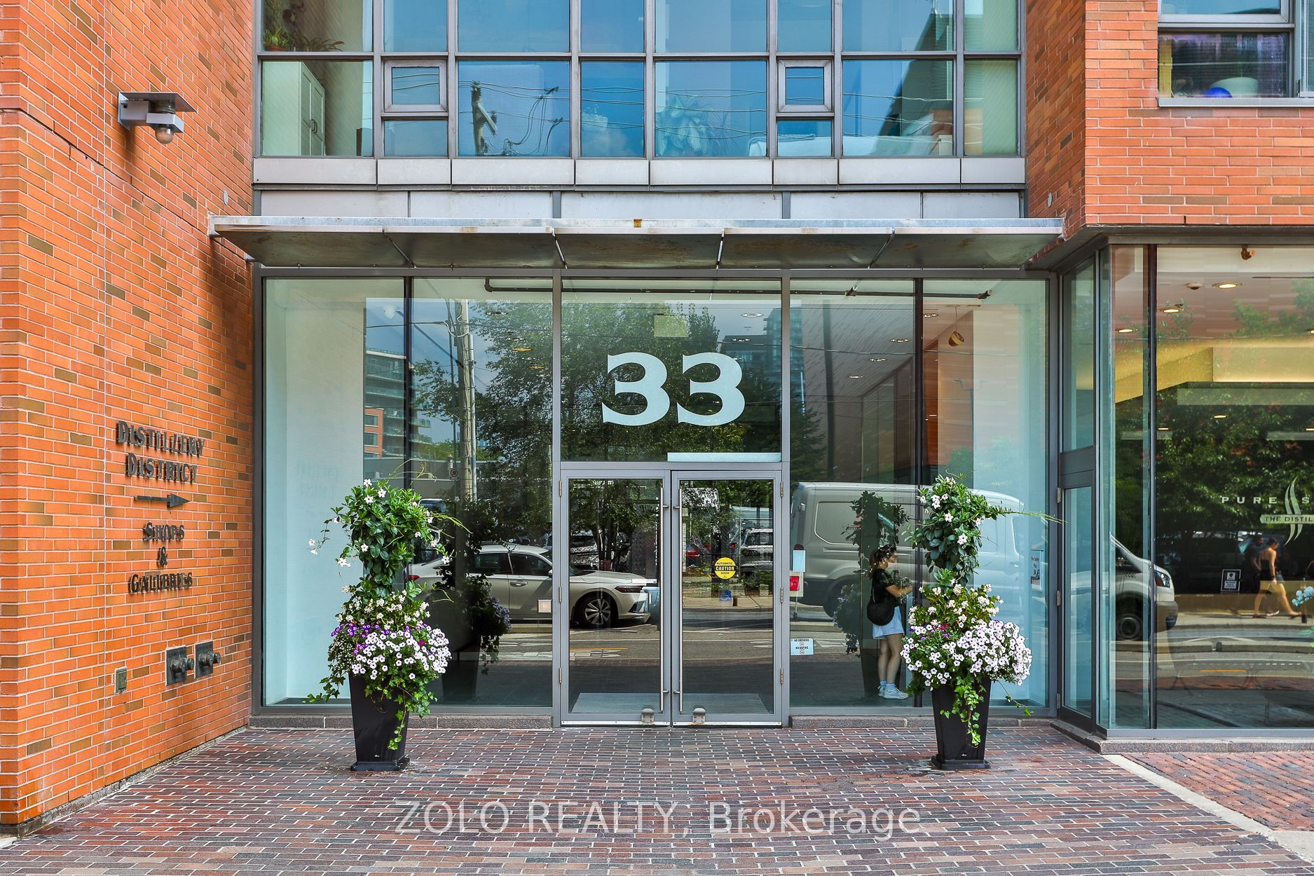 33 Mill Street 901, Toronto, ON M5A 3R3 photo 2