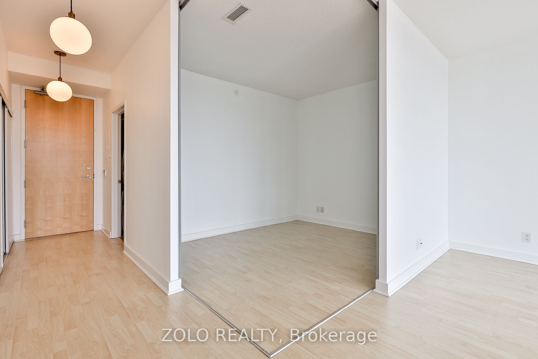 33 Mill Street 901, Toronto, ON M5A 3R3 photo 4