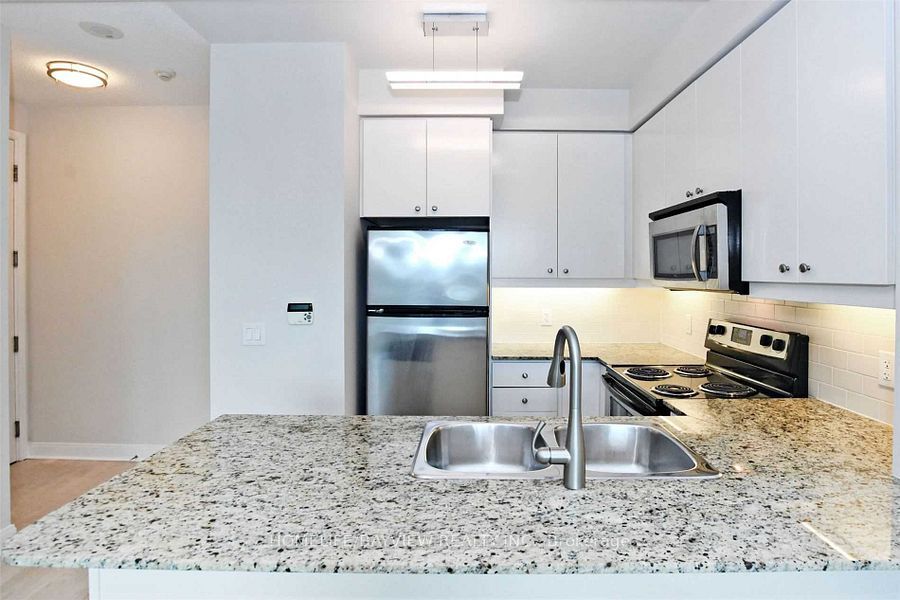1 Scott Street 2206, Toronto, ON M5E 1A1 photo 4
