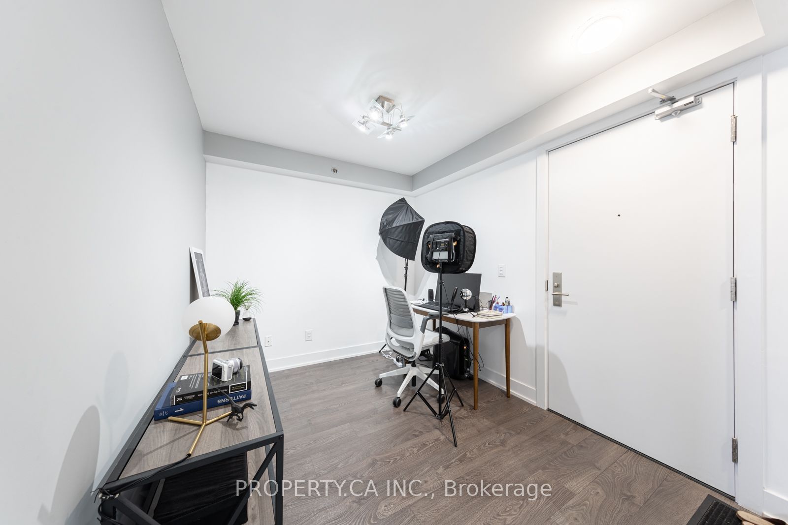 318 Richmond Street W 411, Toronto, ON M5V 1X2 photo 2