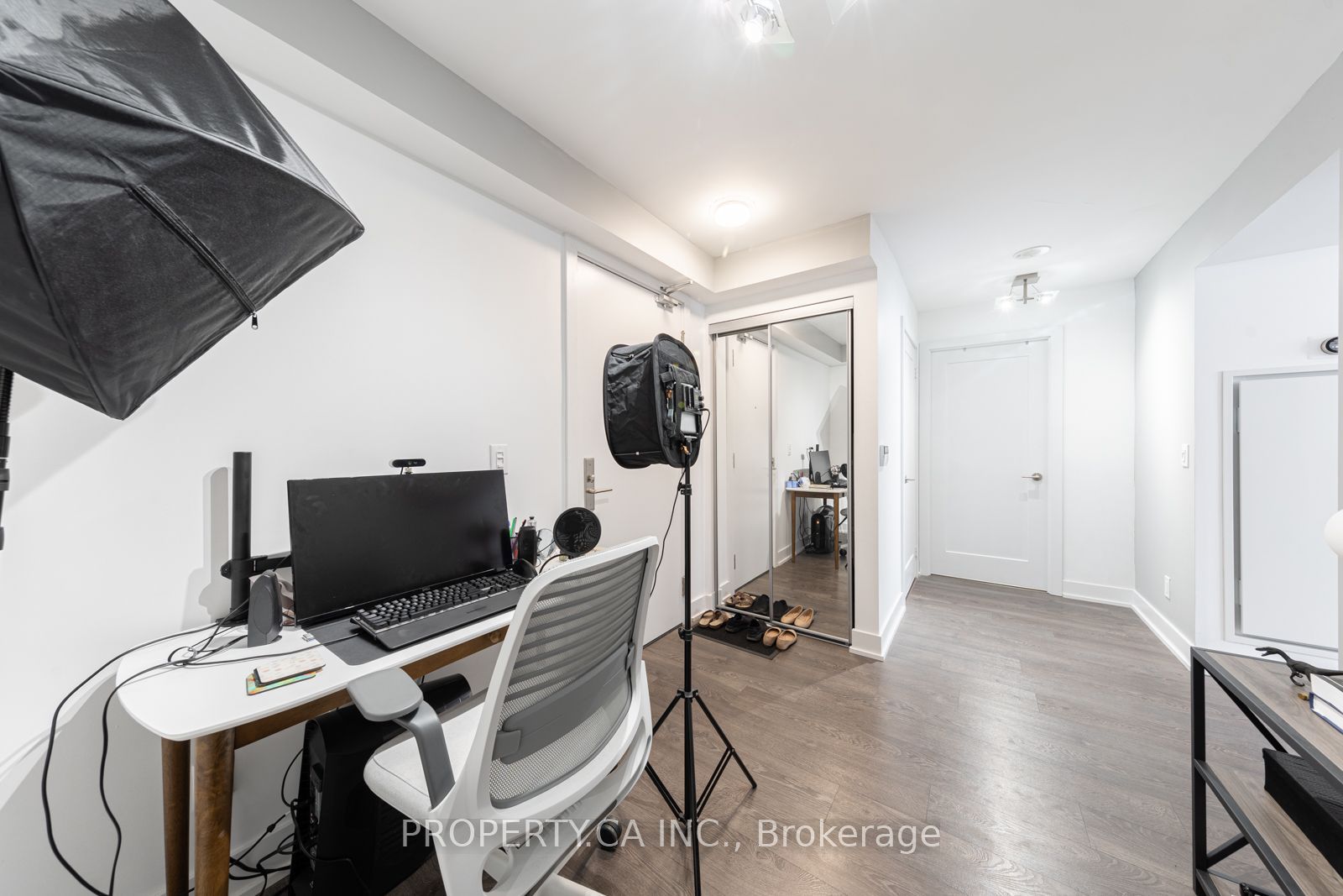 318 Richmond Street W 411, Toronto, ON M5V 1X2 photo 3