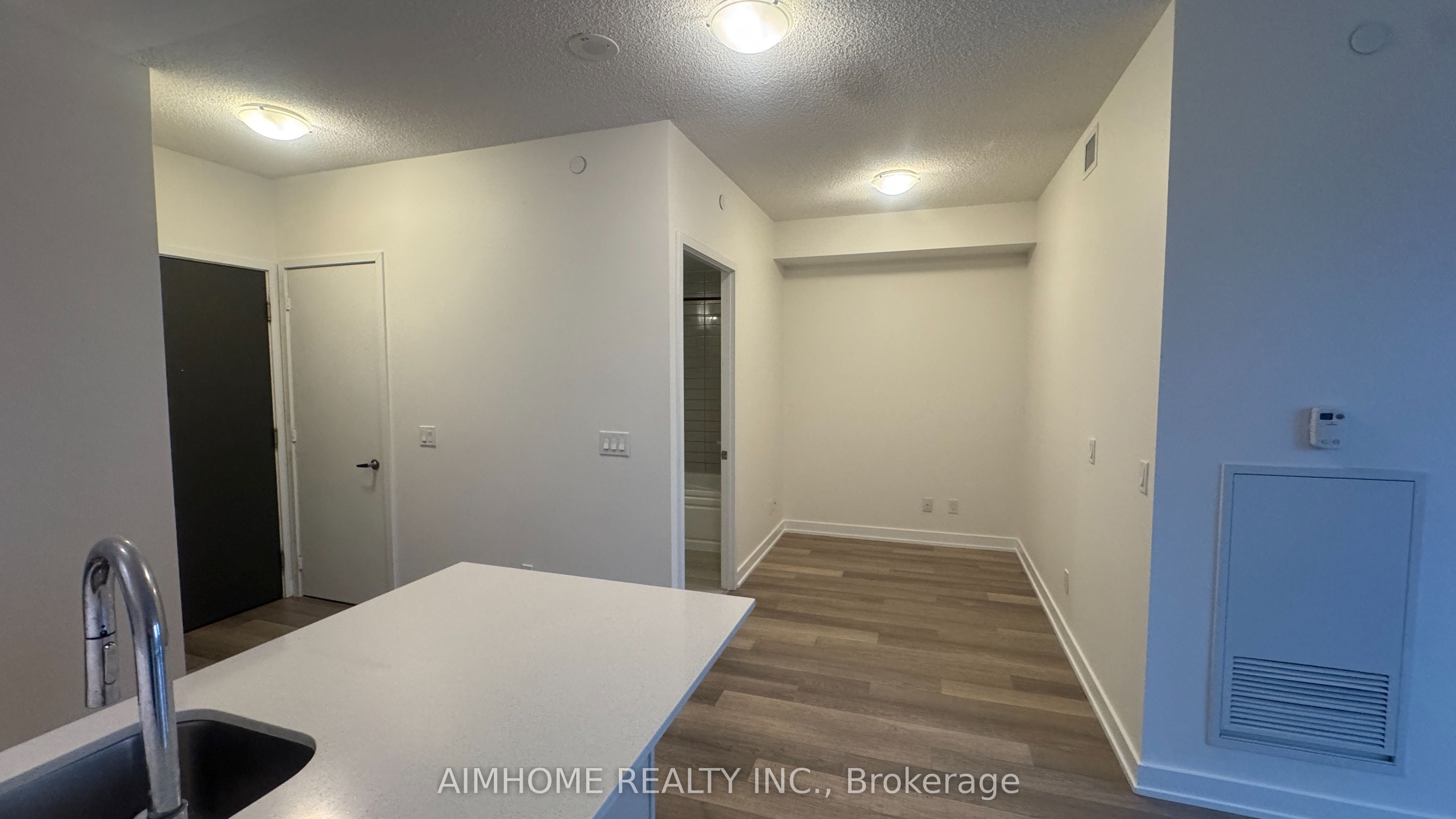 5180 Yonge Street 1902, Toronto, ON M2N 5P6 photo 2