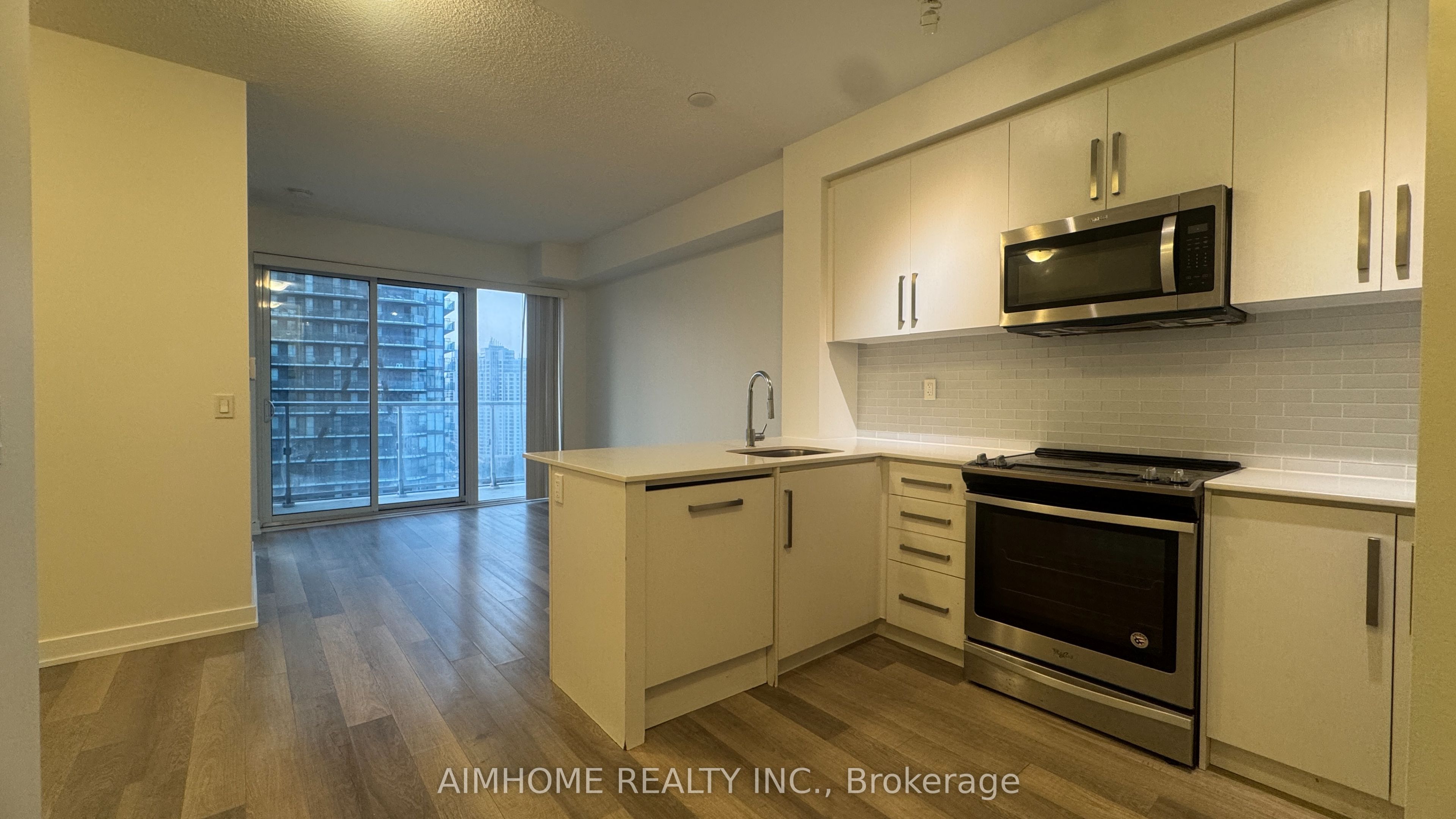 5180 Yonge Street 1902, Toronto, ON M2N 5P6 photo 3