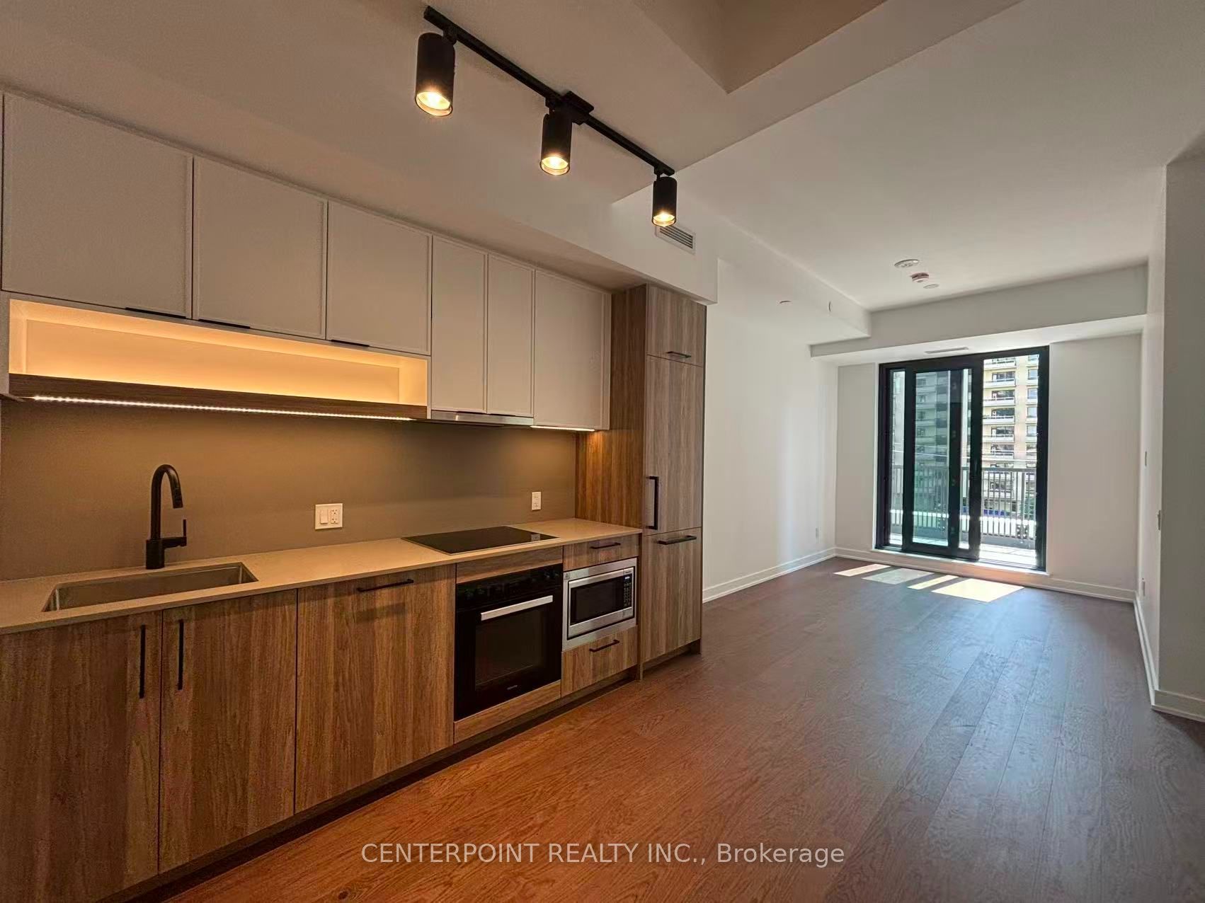 91 Montclair Avenue 836, Toronto, ON M5P 0B1 photo 3