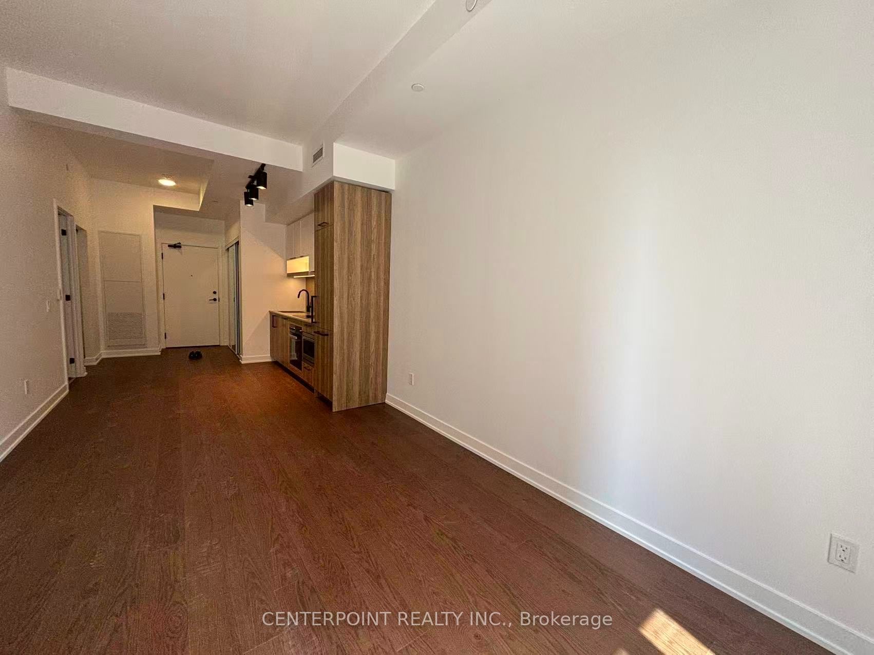 91 Montclair Avenue 836, Toronto, ON M5P 0B1 photo 4