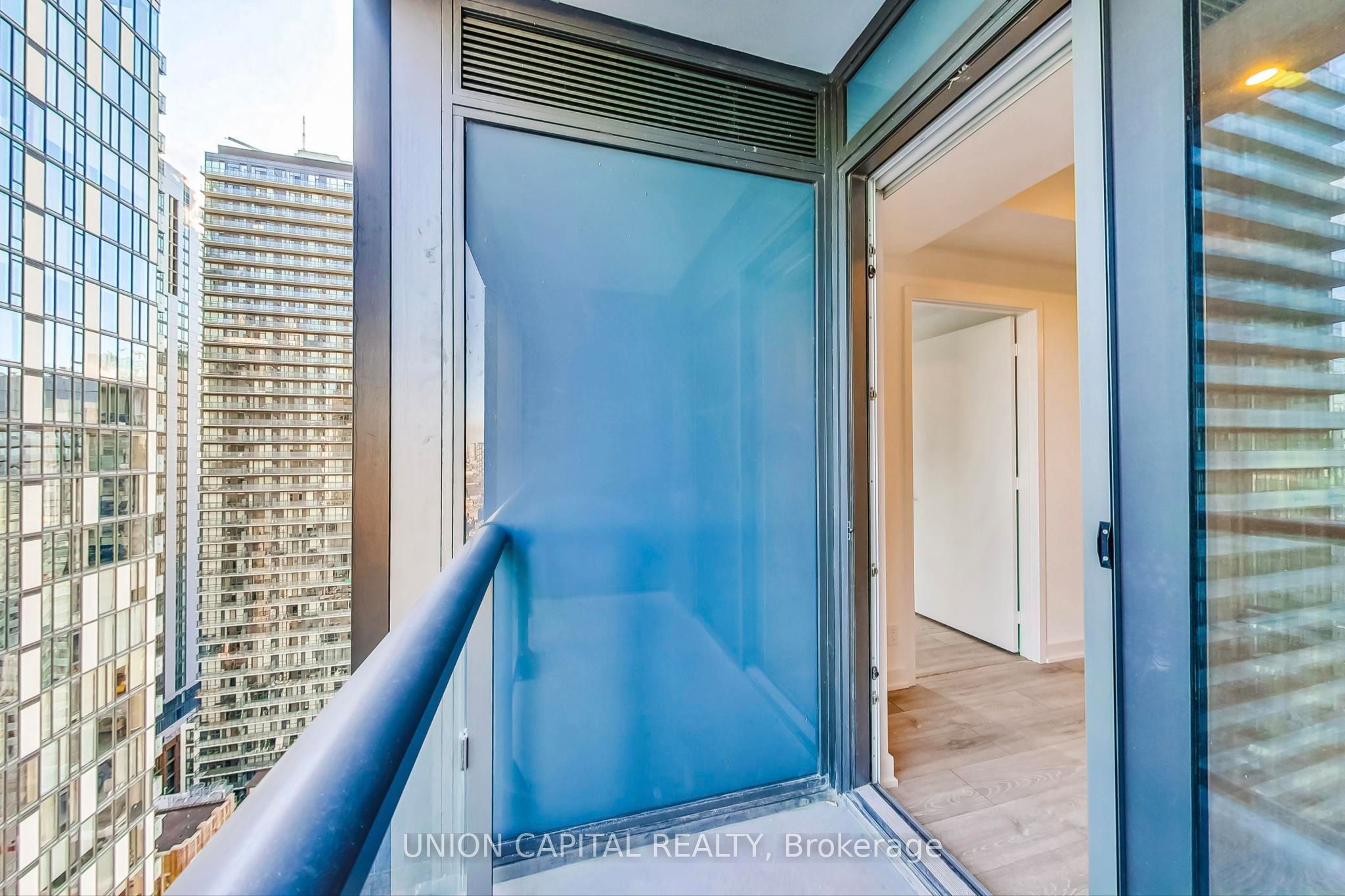 108 Peter Street 3305, Toronto, ON M5V 0W2 photo 2