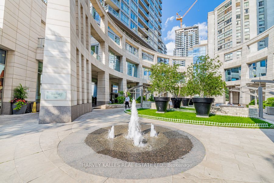 2191 Yonge Street 504, Toronto, ON M4S 3H8 photo 4