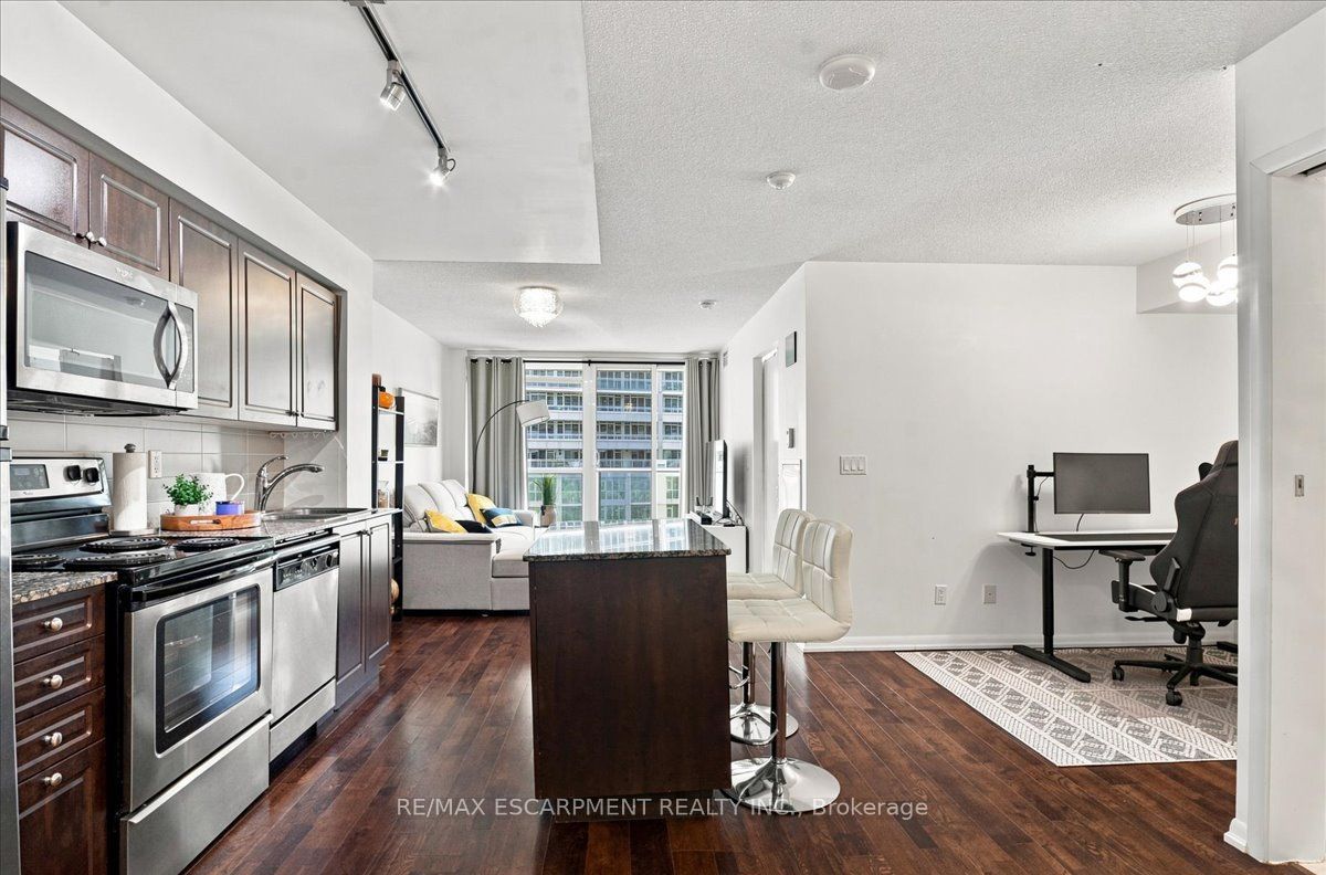 209 Fort York Boulevard 676, Toronto, ON M5V 4A1 photo 5