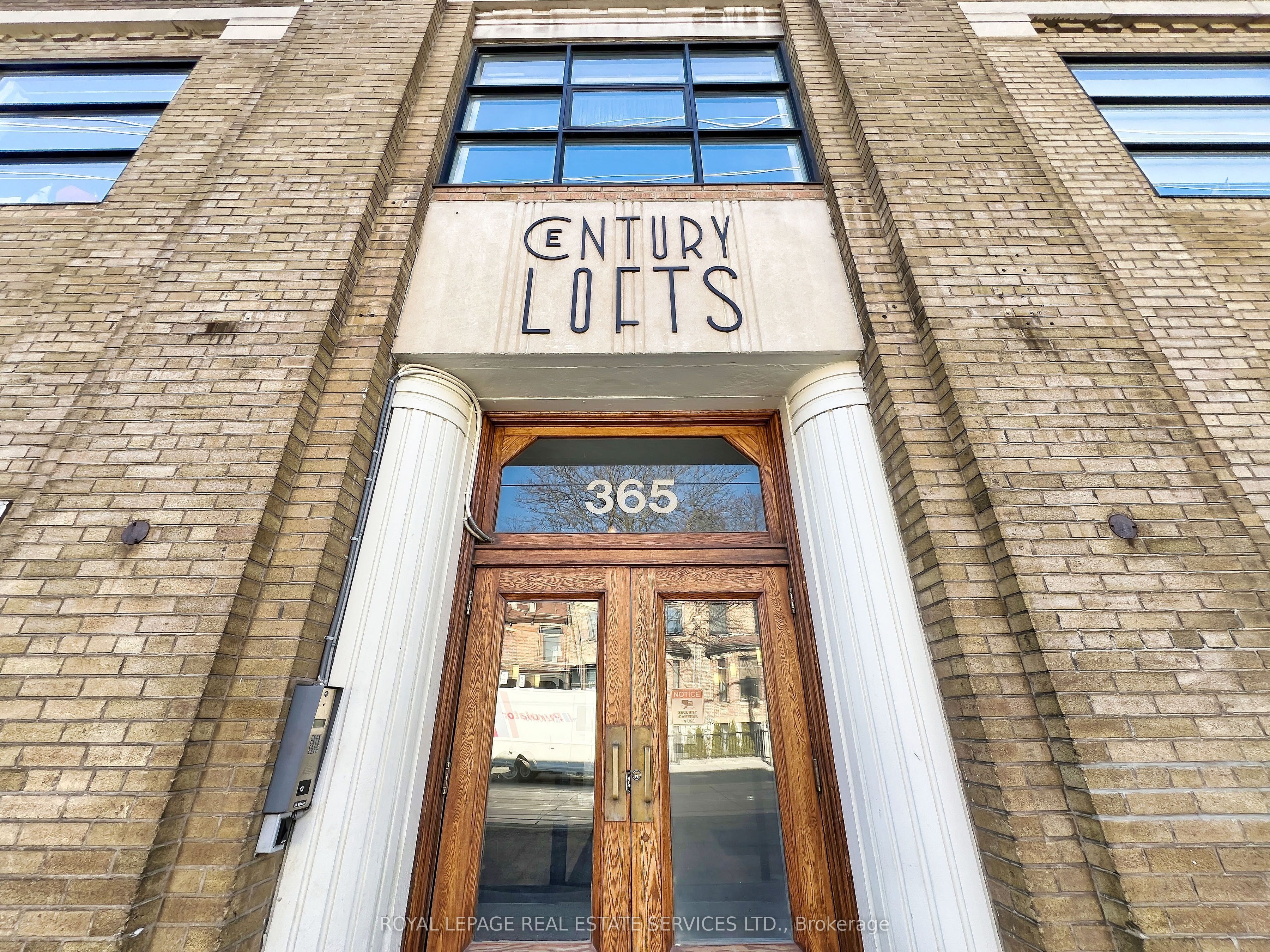 365 Dundas Street E 201, Toronto, ON M5A 4R9