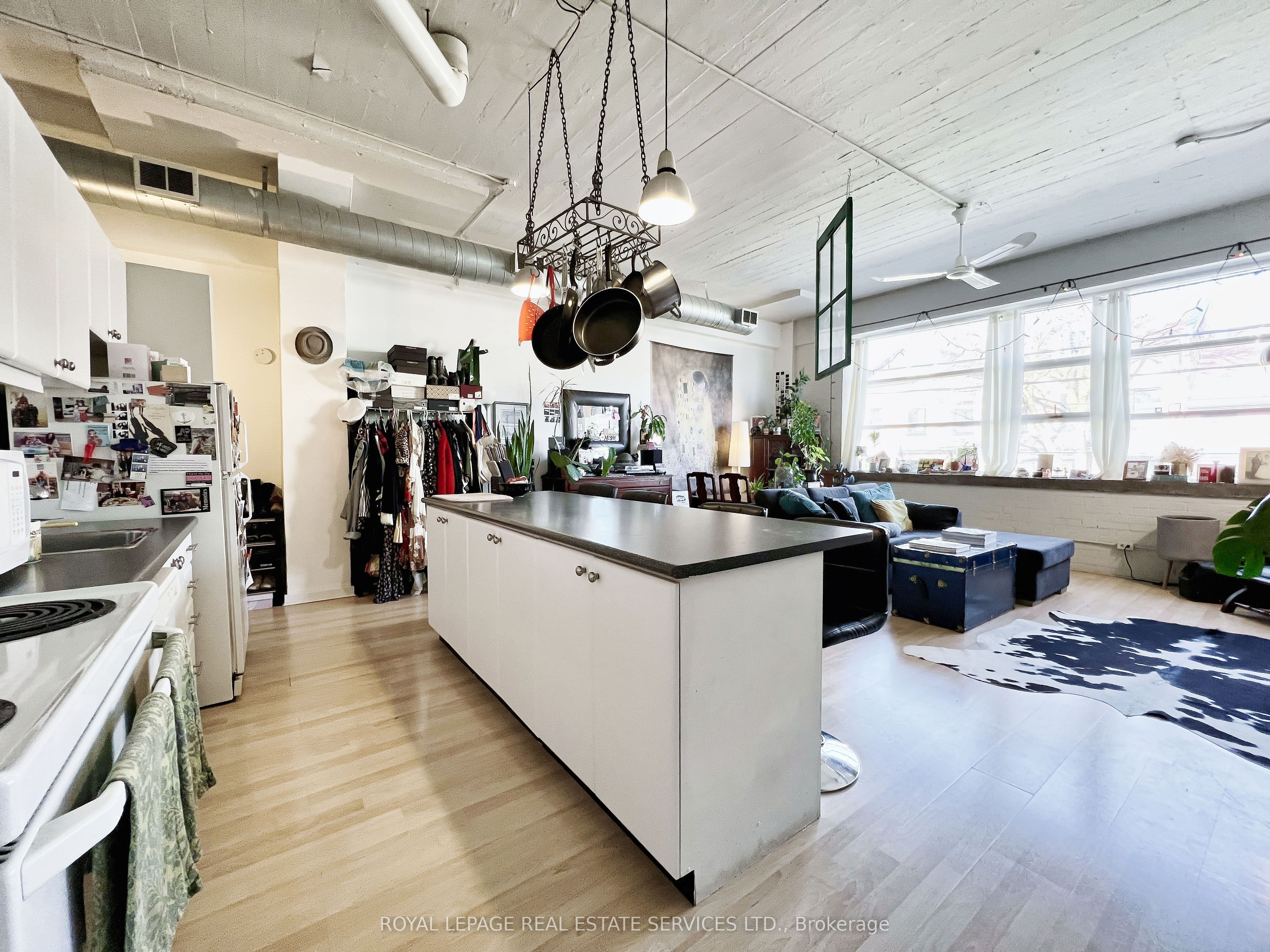 365 Dundas Street E 201, Toronto, ON M5A 4R9 photo 5
