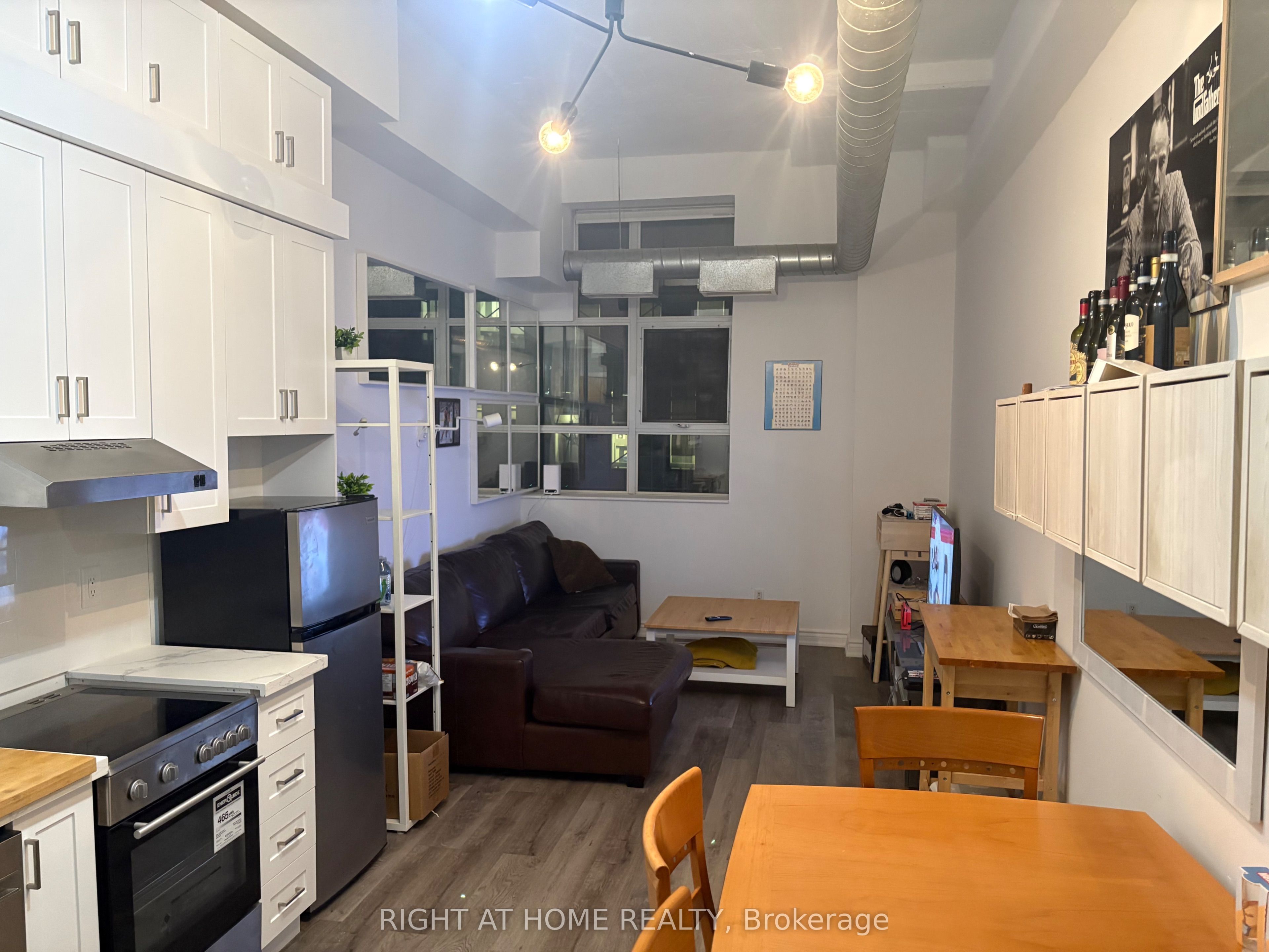 155 Dalhousie Street 538, Toronto, ON M5B 2P7 photo 2
