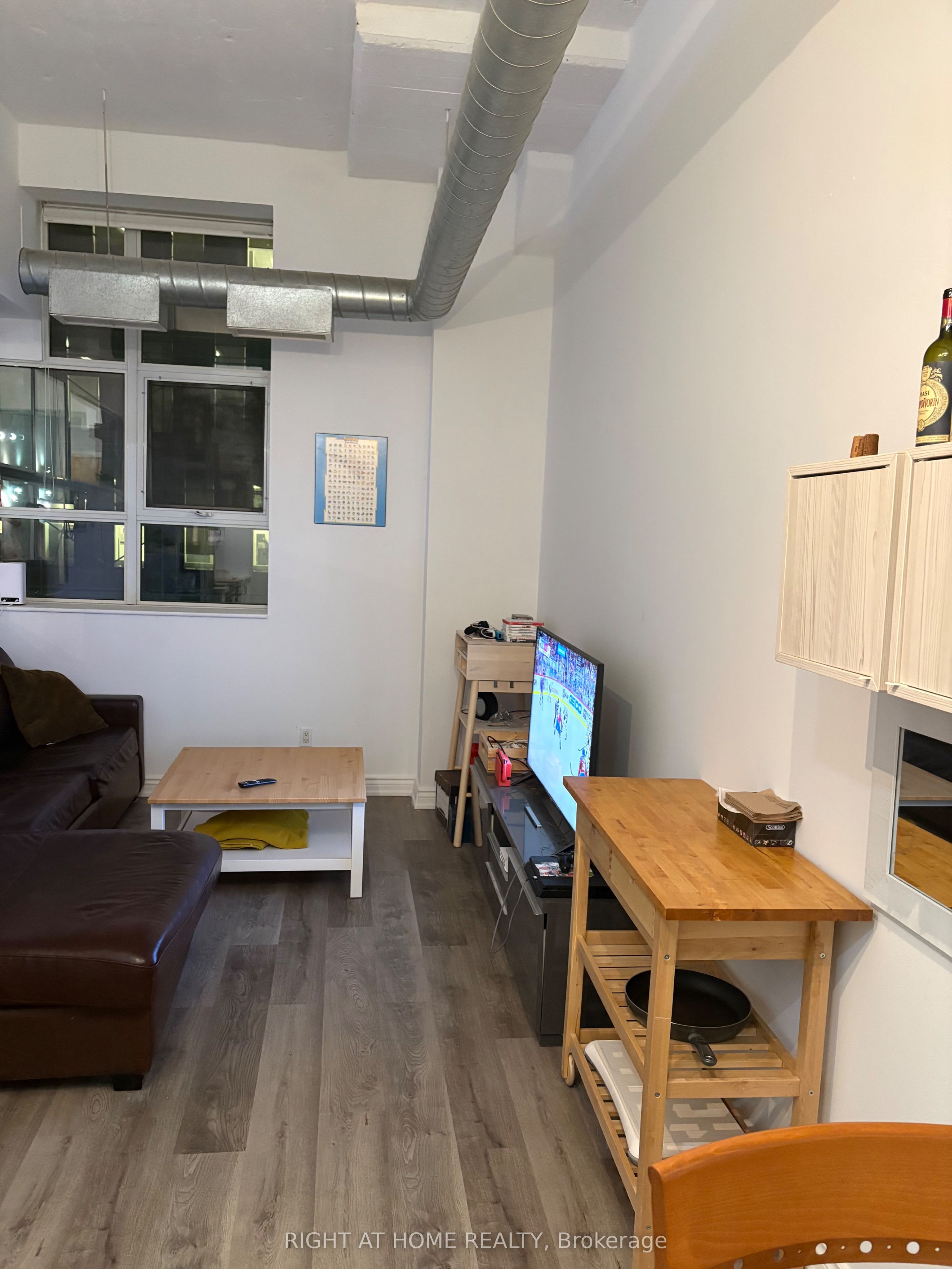 155 Dalhousie Street 538, Toronto, ON M5B 2P7 photo 4