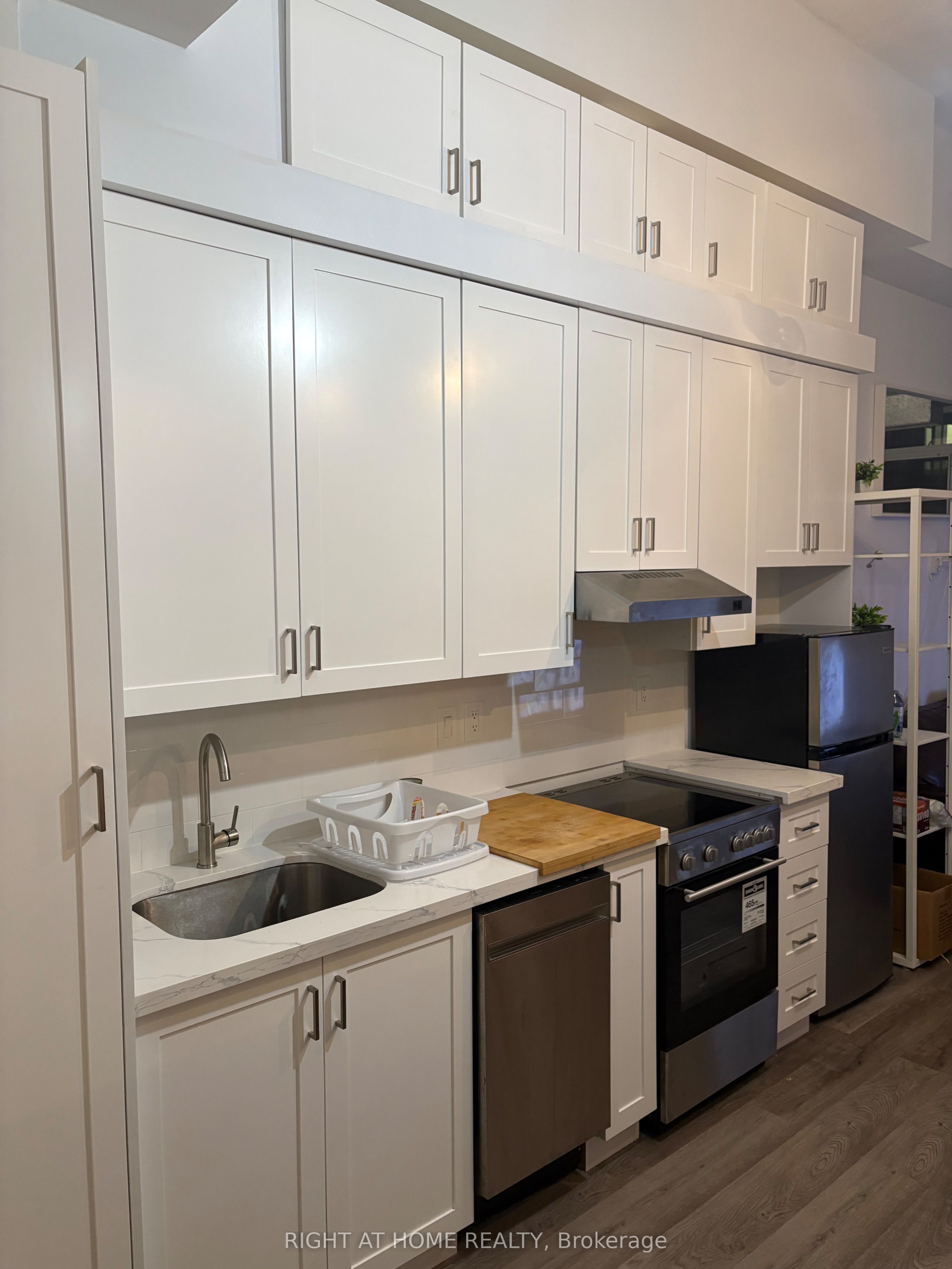155 Dalhousie Street 538, Toronto, ON M5B 2P7 photo 5