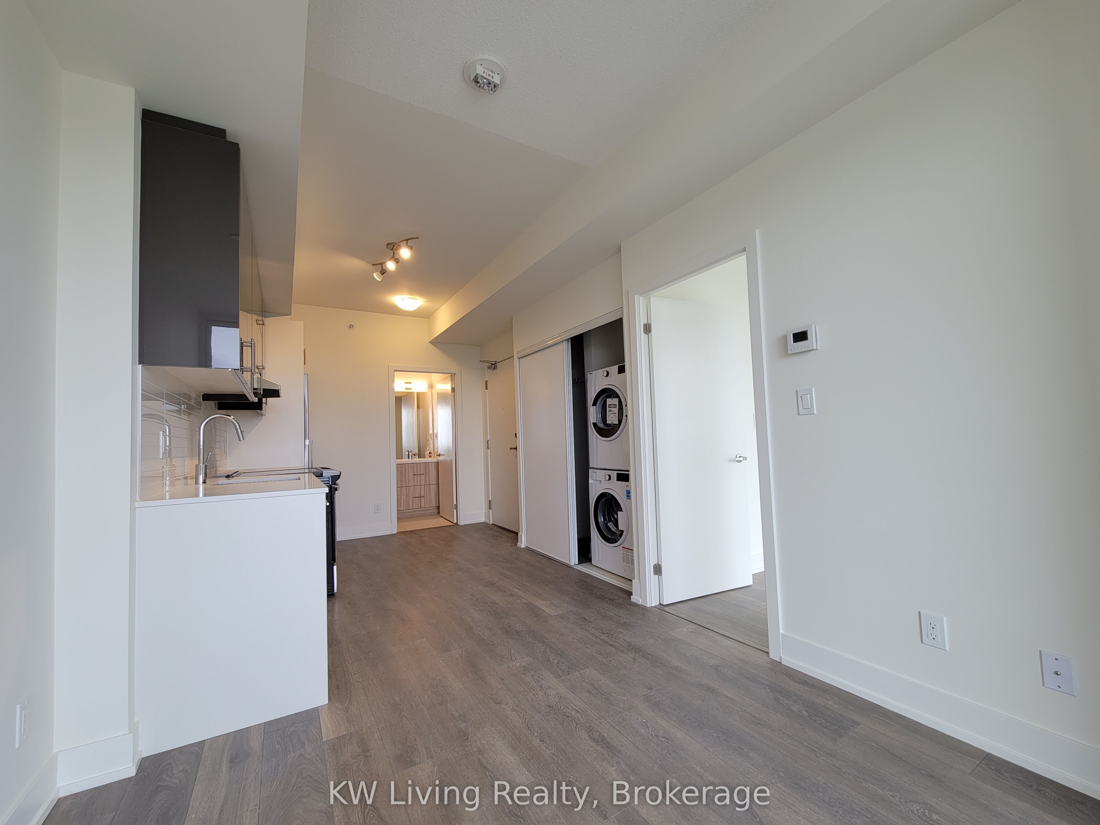 180 Fairview Mall Drive 1807, Toronto, ON M2J 0E8 photo 3