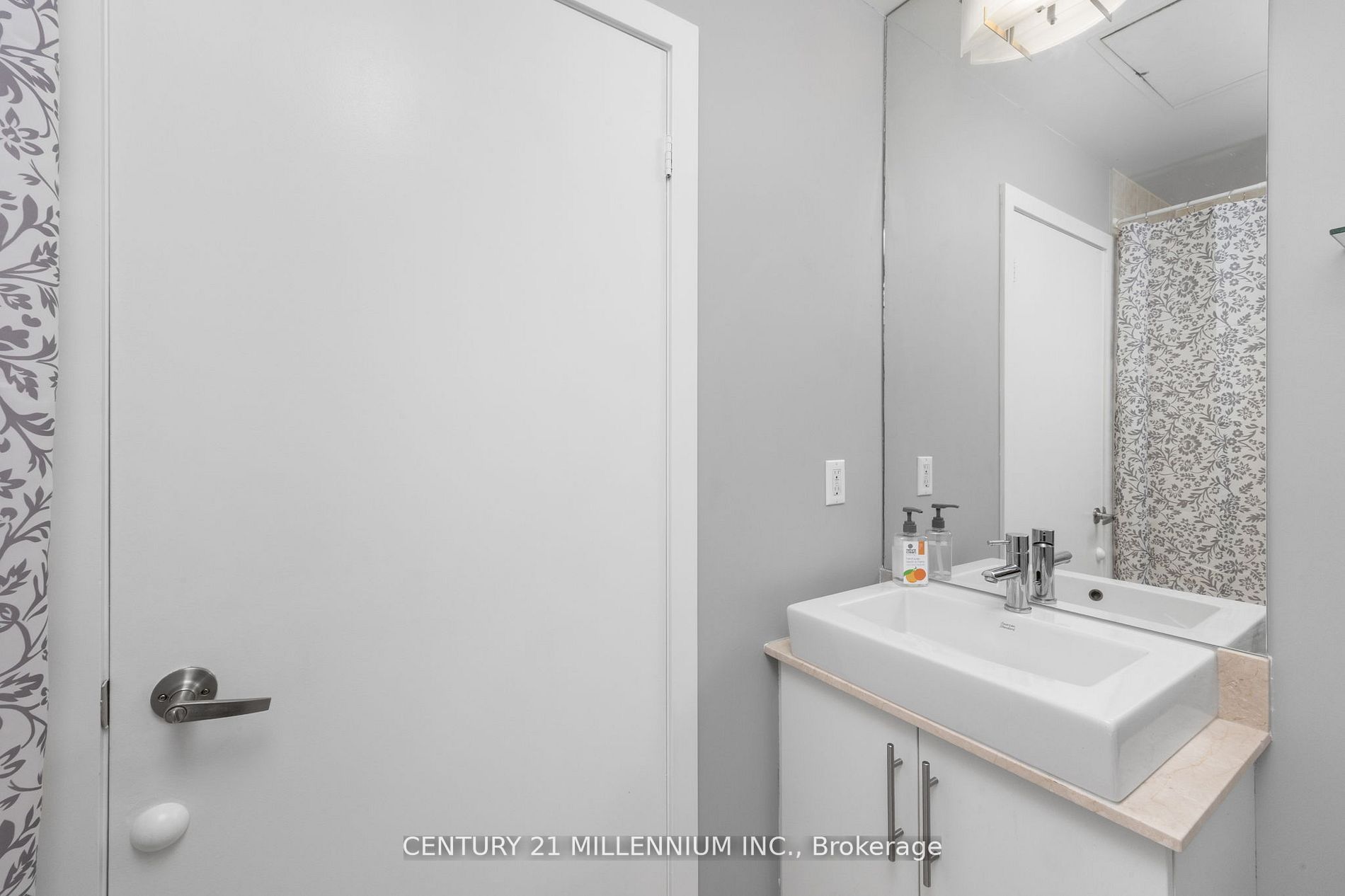 65 Bremner Boulevard W 4503, Toronto, ON M5J 0A7 photo 5