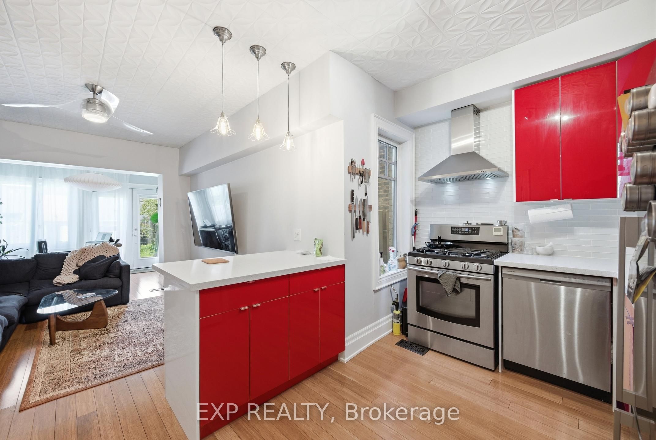 679 Ossington Avenue, Toronto, ON M6G 3T6 photo 3