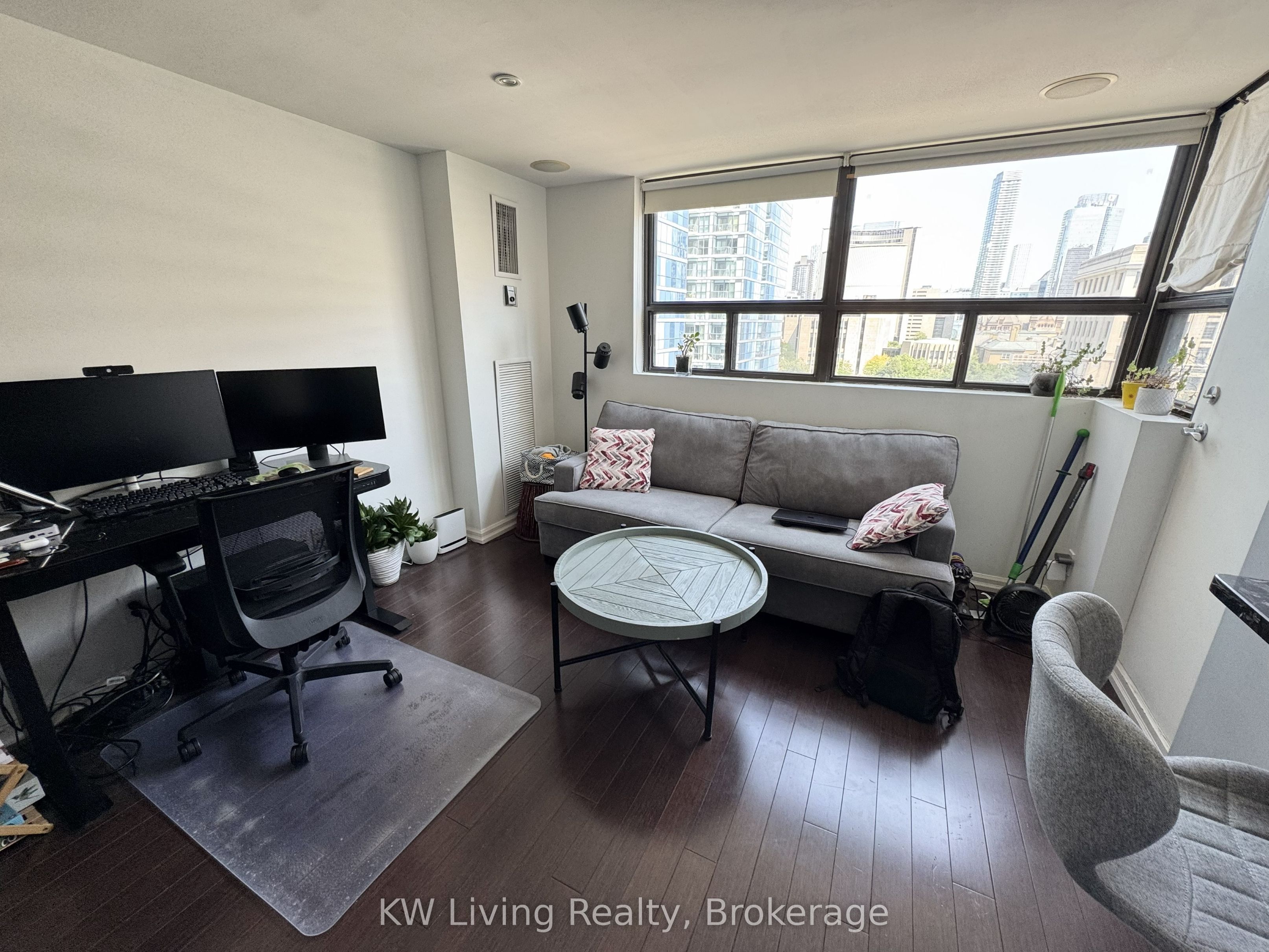 60 St Patrick Street 936, Toronto, ON M5T 2X5