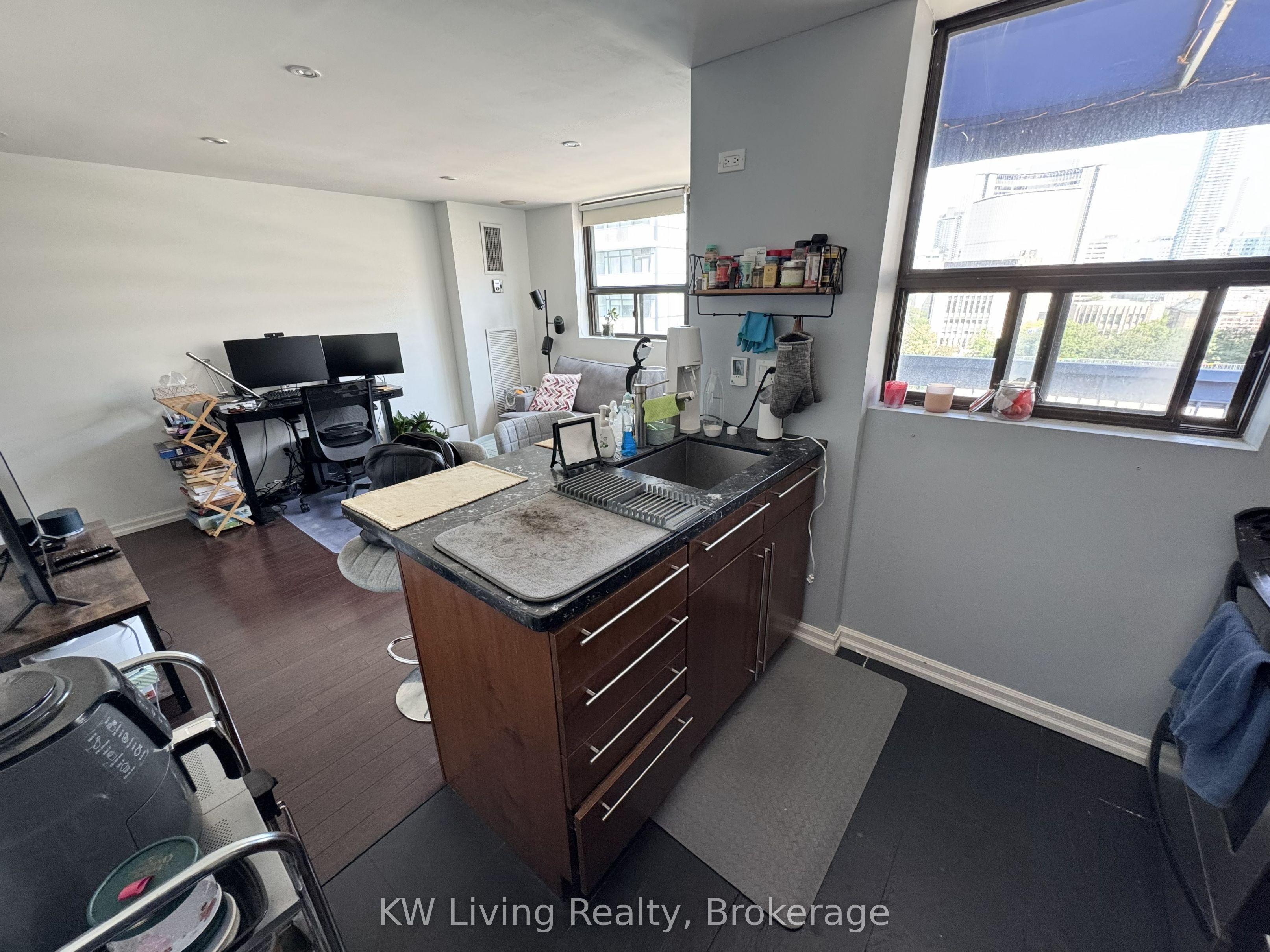 60 St Patrick Street 936, Toronto, ON M5T 2X5 photo 3