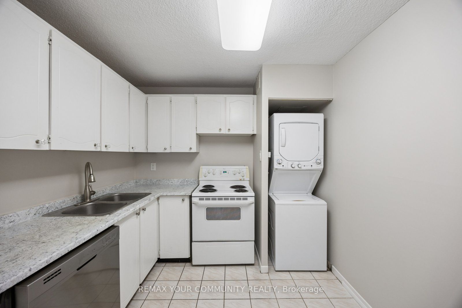 10 Tangreen Court 804, Toronto, ON M2M 4B9 photo 5