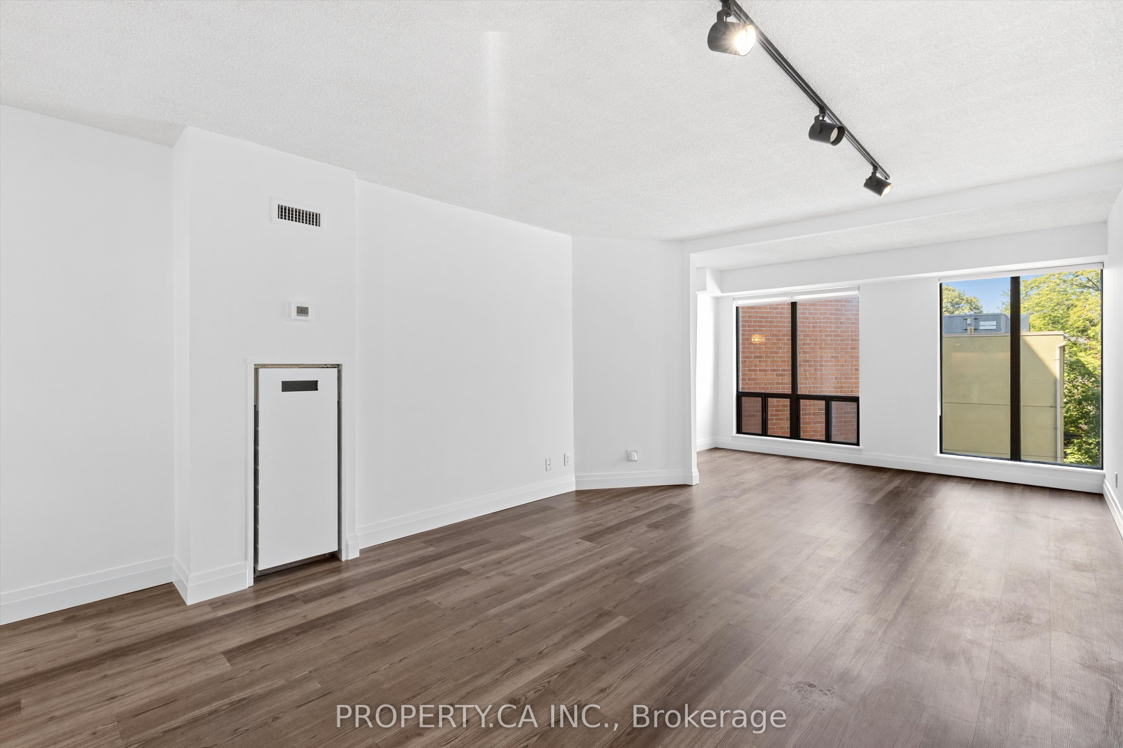 456 College Street 306, Toronto, ON M6G 4A3 photo 5