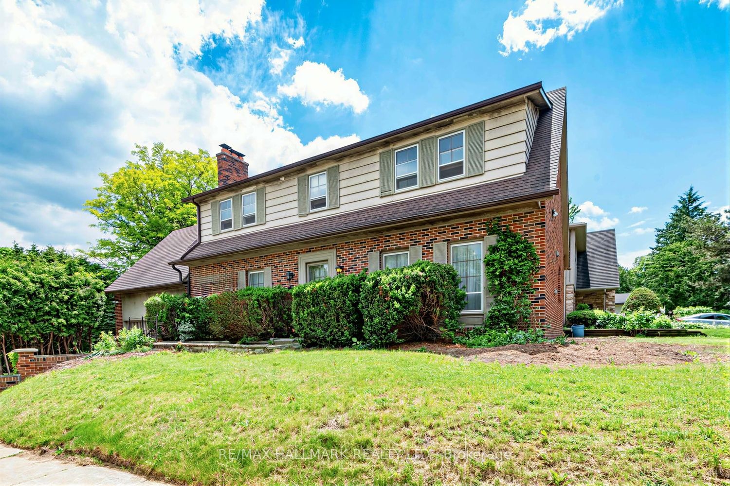 691 Conacher Drive, Toronto, ON M2M 3N4 photo 2