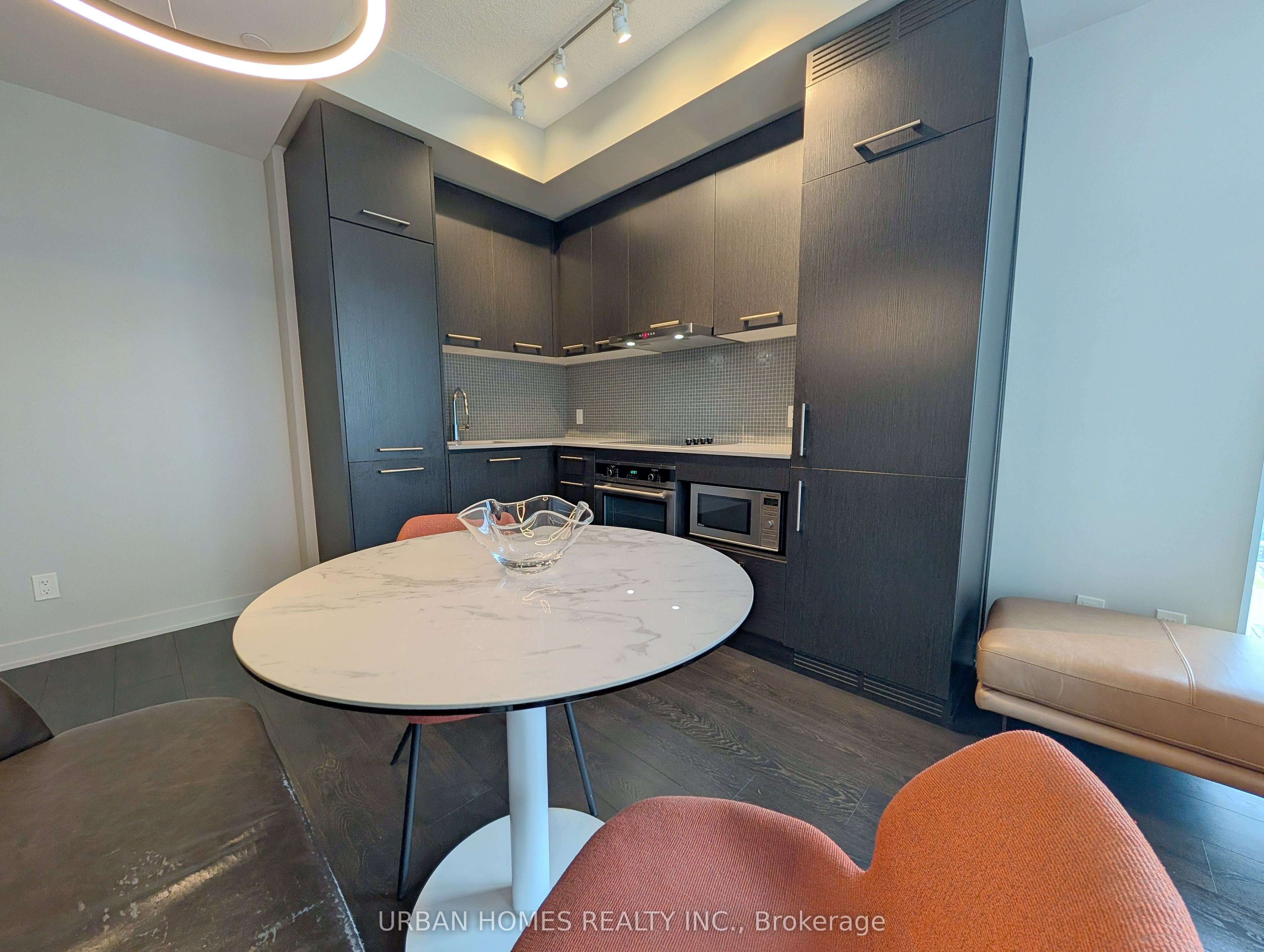 87 Peter Street 4006, Toronto, ON M5V 0P1 photo 5
