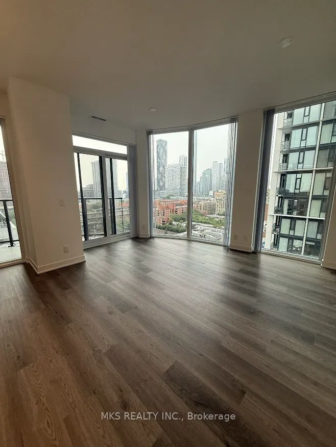 180 Front Street E 1610, Toronto, ON M5A 0A9 photo 2