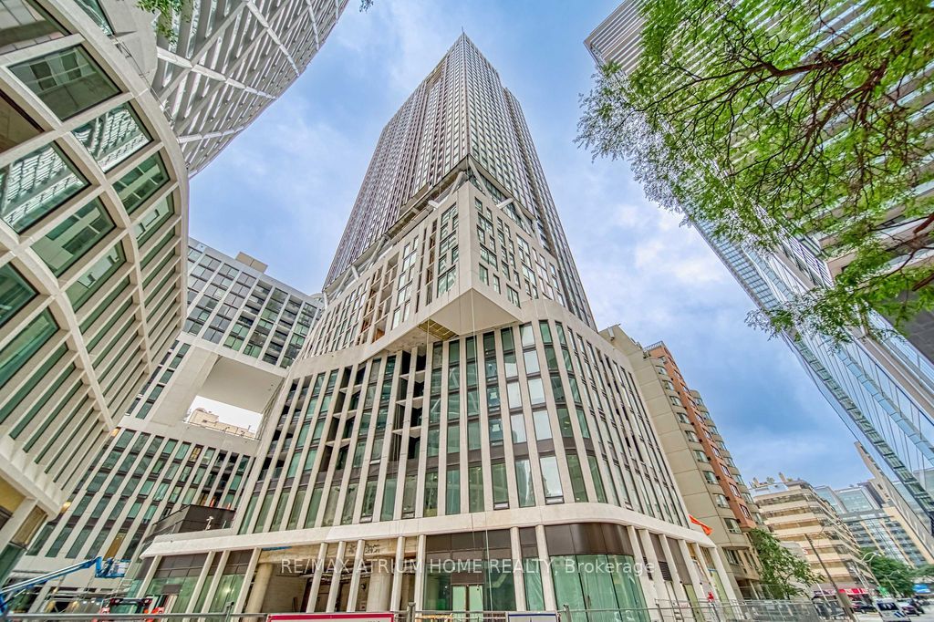 238 Simcoe Street 2003, Toronto, ON M5T 3B9 photo 2