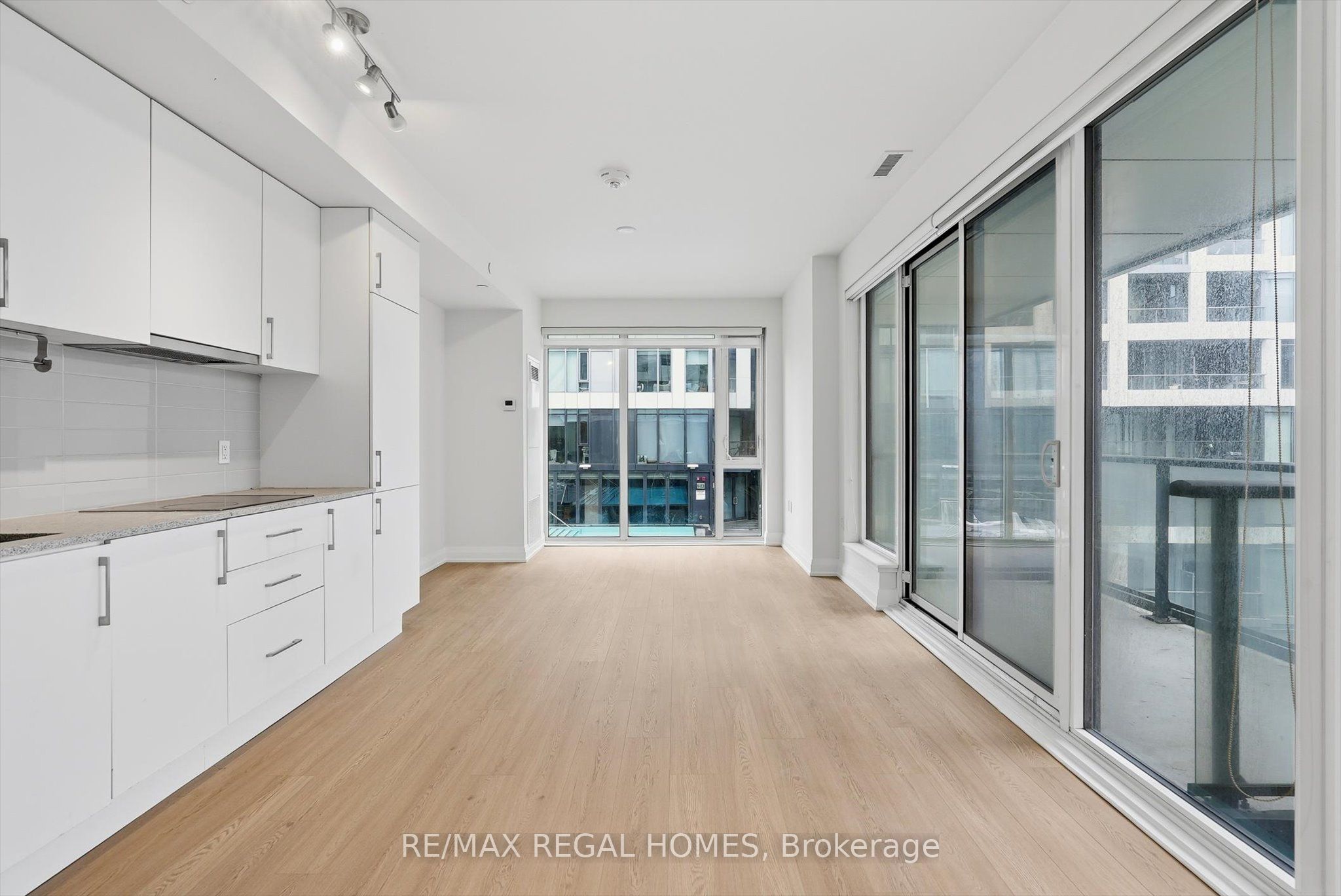576 Front Street W 1008E, Toronto, ON M5V 0P8